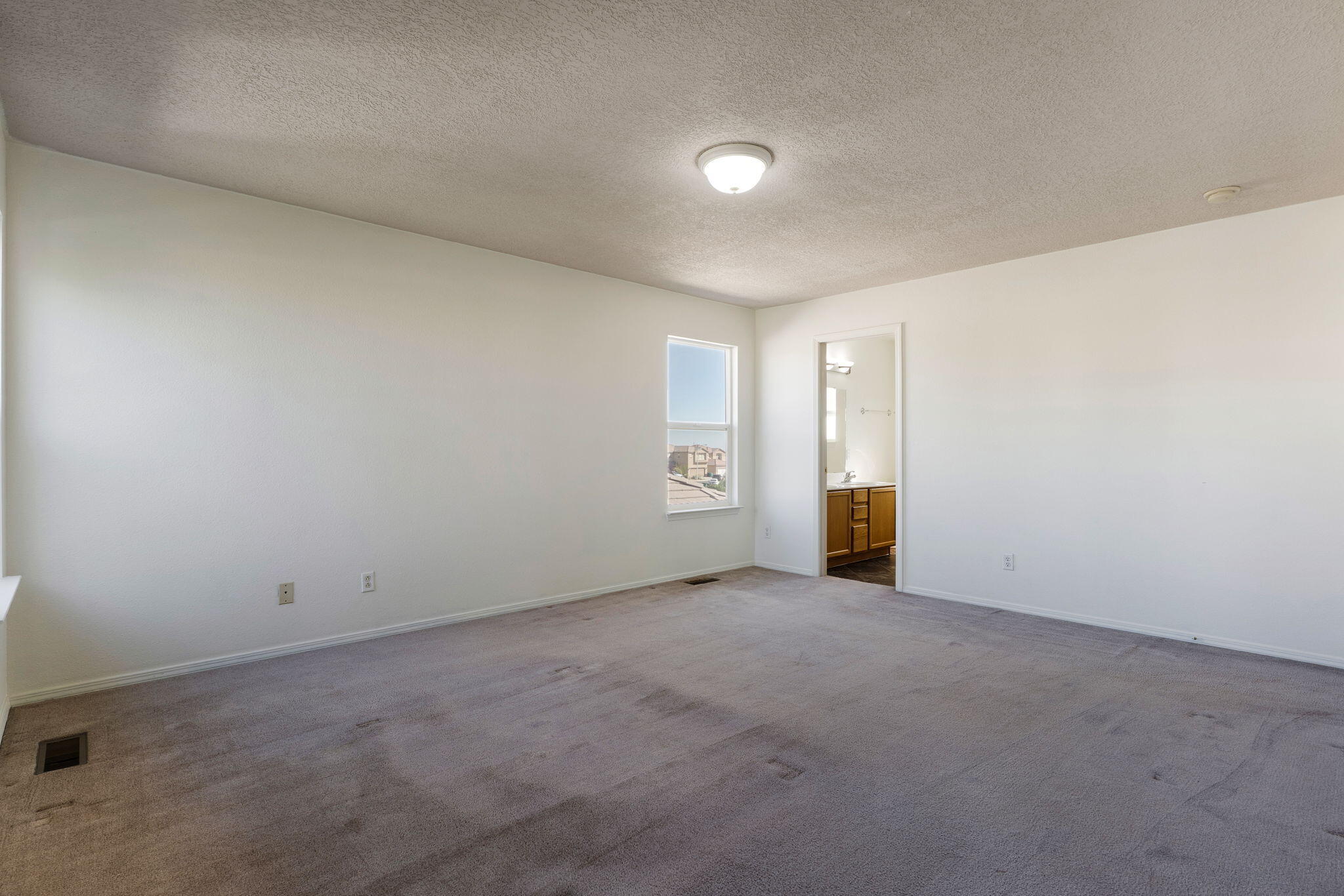 Photo 13 — 3357 Marino Drive SE