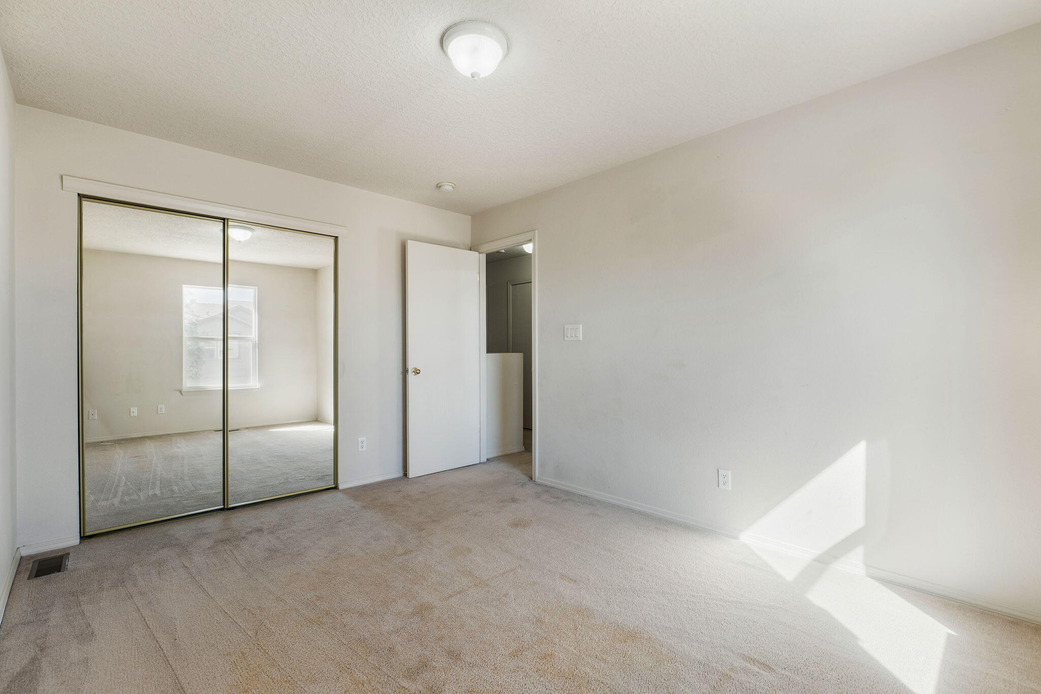 Photo 7 — 3357 Marino Drive SE