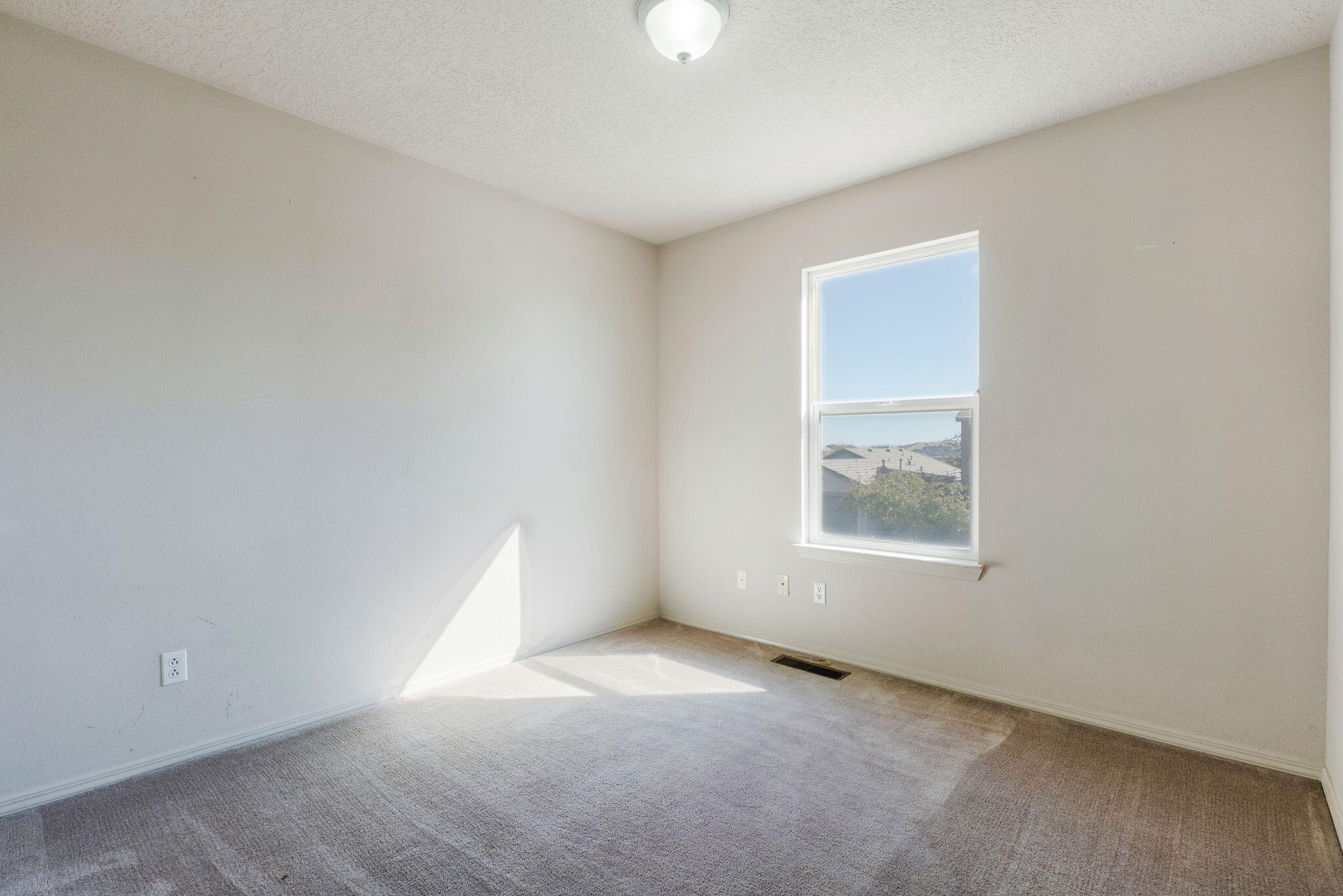 Photo 6 — 3357 Marino Drive SE