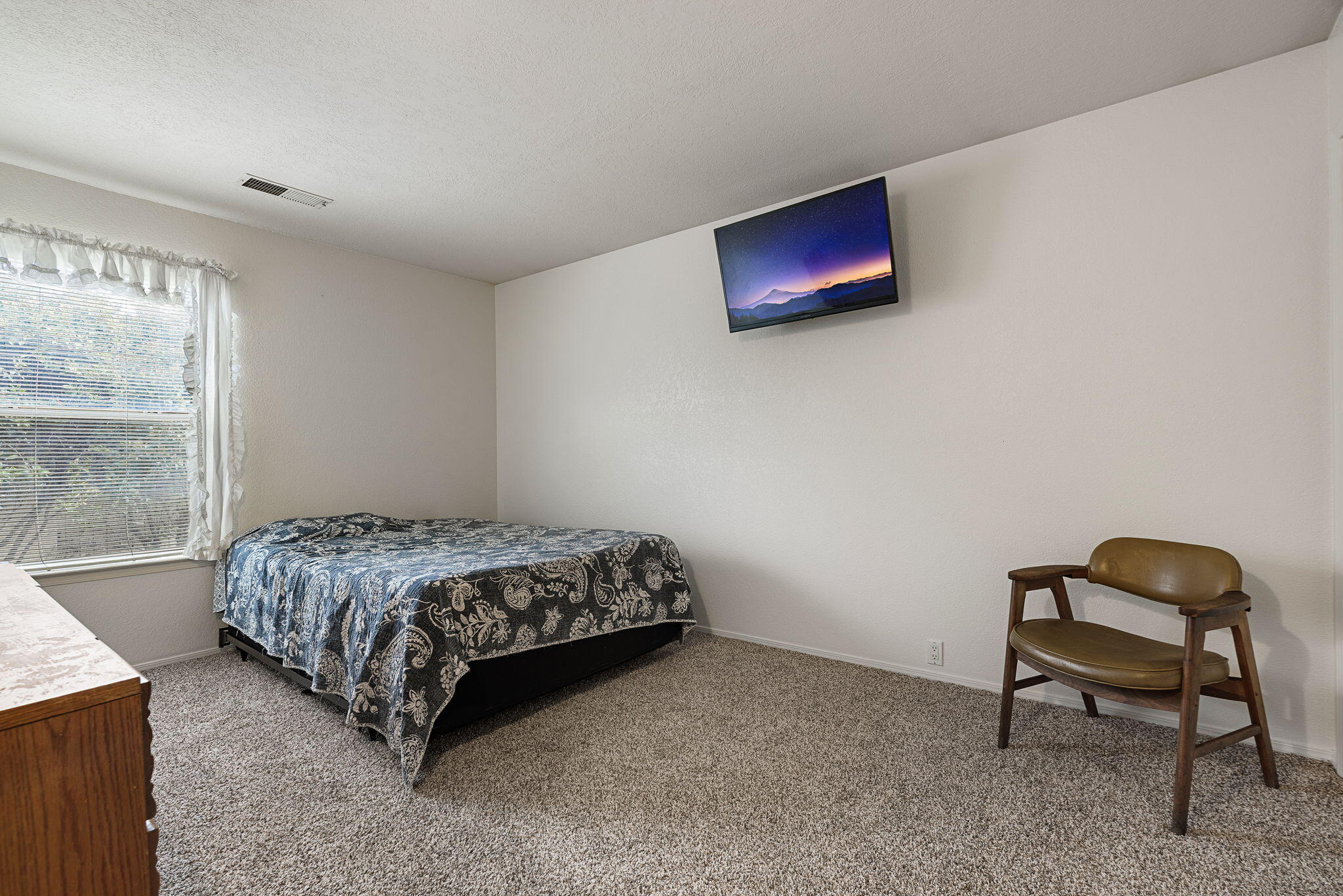 Photo 18 — 500 Seward Park Avenue NE