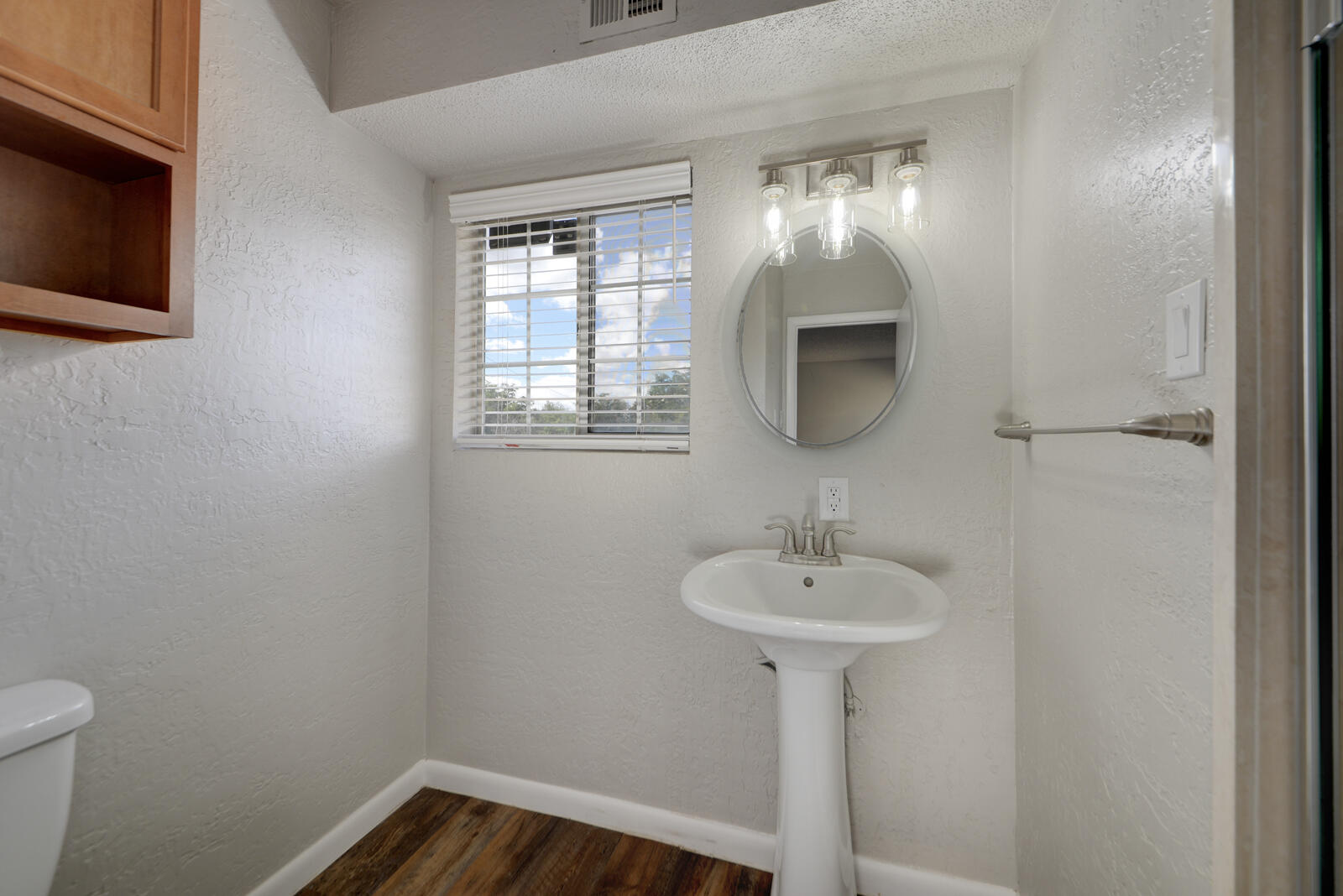 Photo 6 — 1709 Grande Boulevard SE