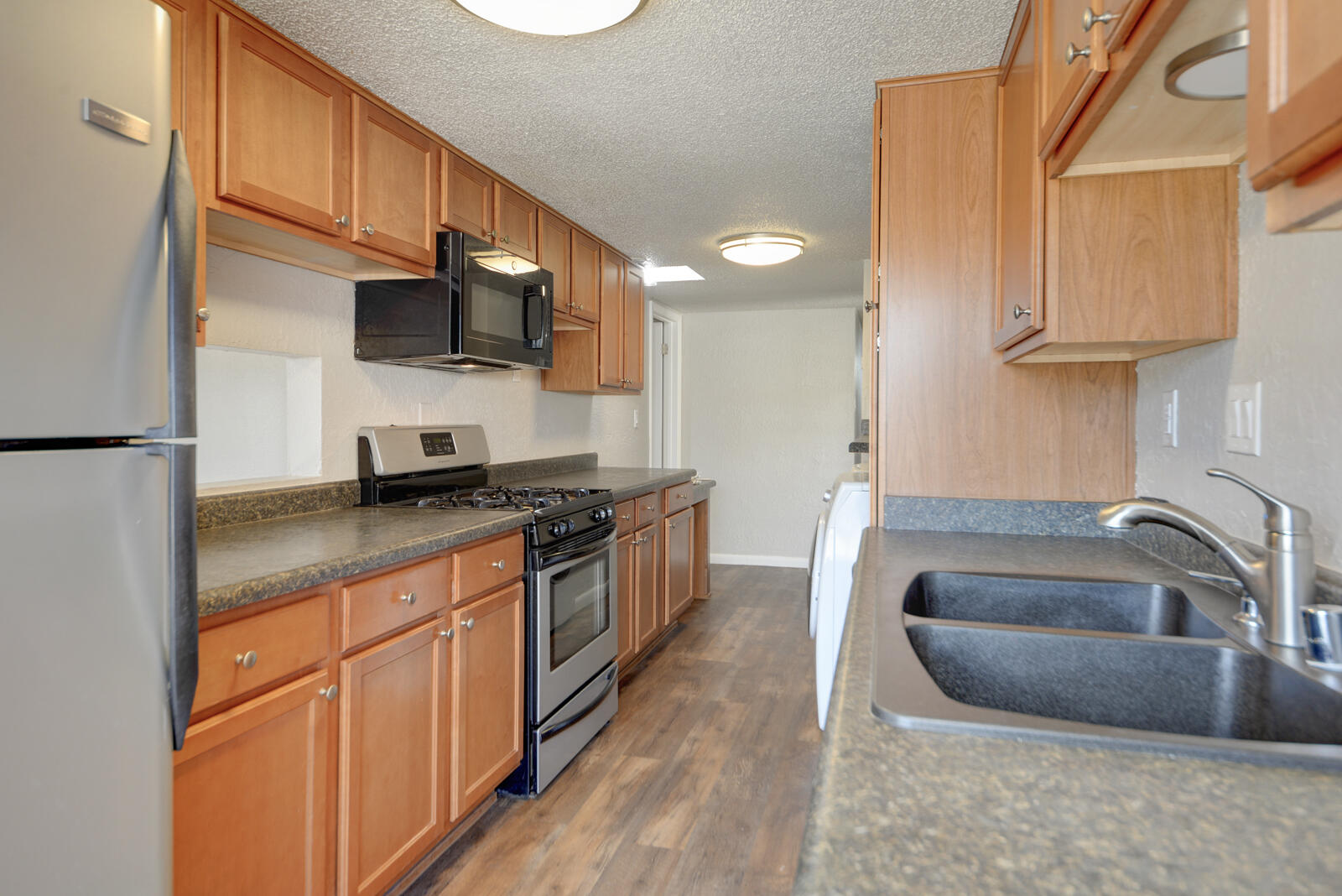 Photo 16 — 1709 Grande Boulevard SE