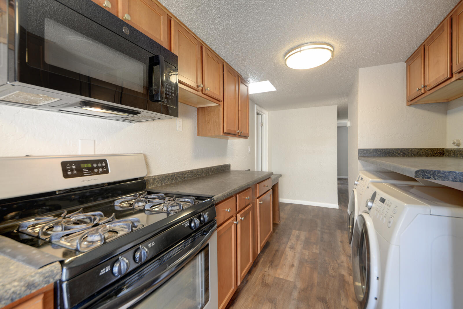 Photo 15 — 1709 Grande Boulevard SE