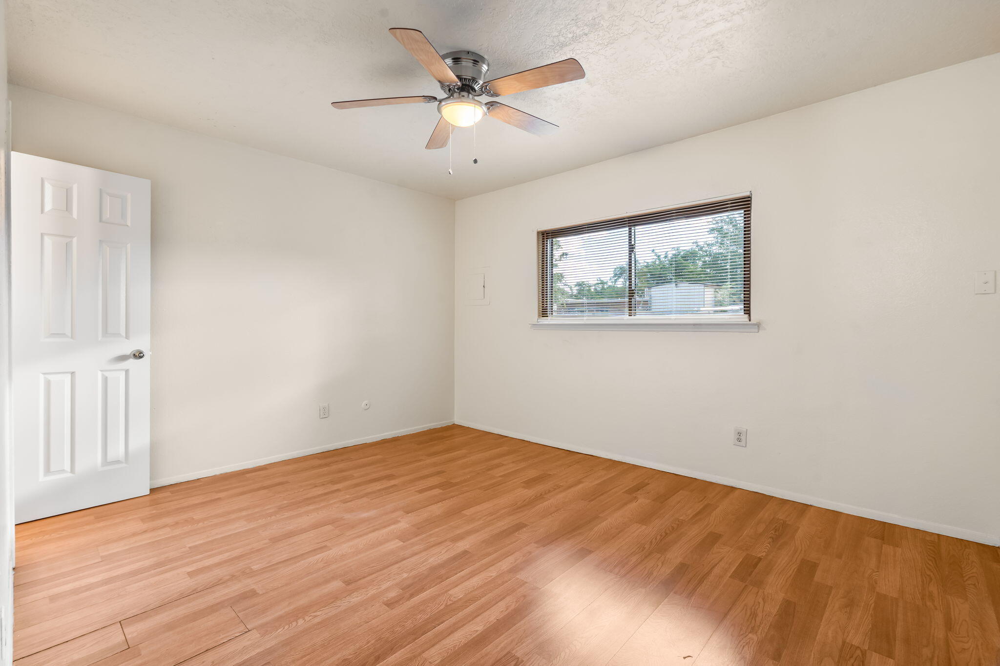 Photo 14 — 8816 Robby Avenue SW