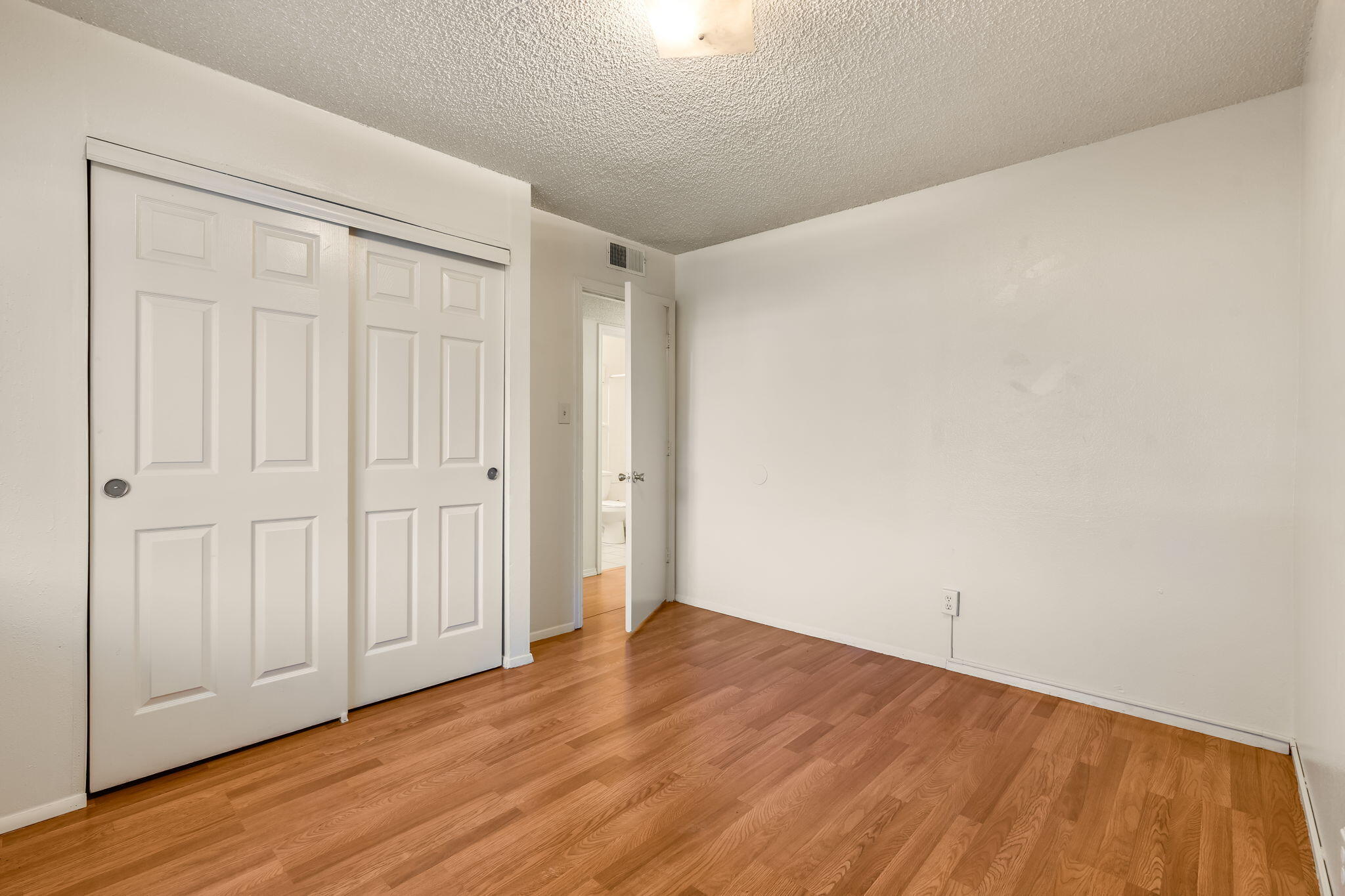 Photo 7 — 8816 Robby Avenue SW