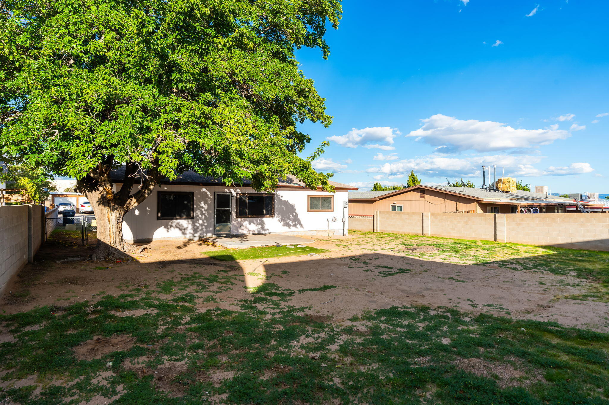 Photo 5 — 8816 Robby Avenue SW