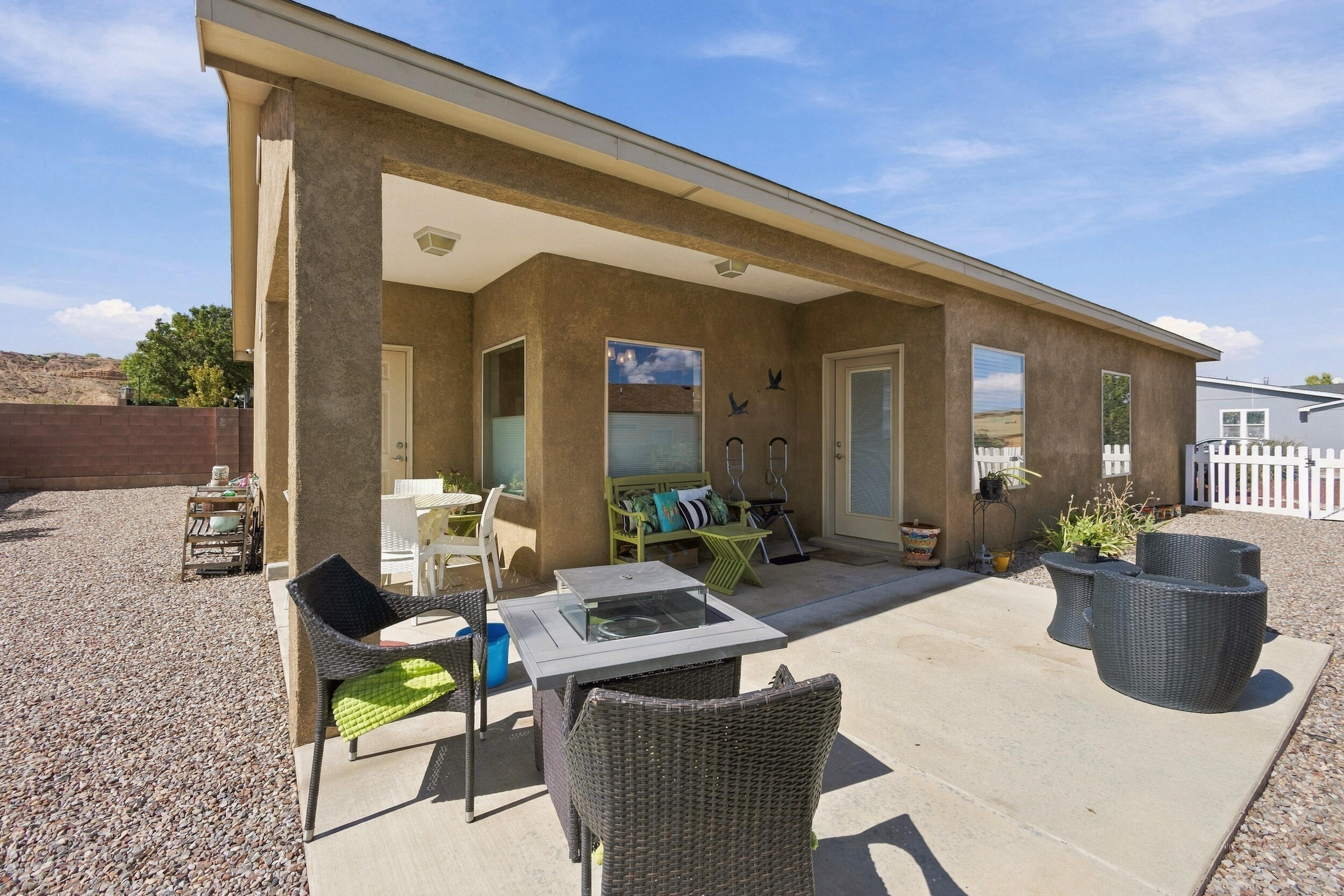 Photo 2 — 315 Sunrise Bluffs Drive