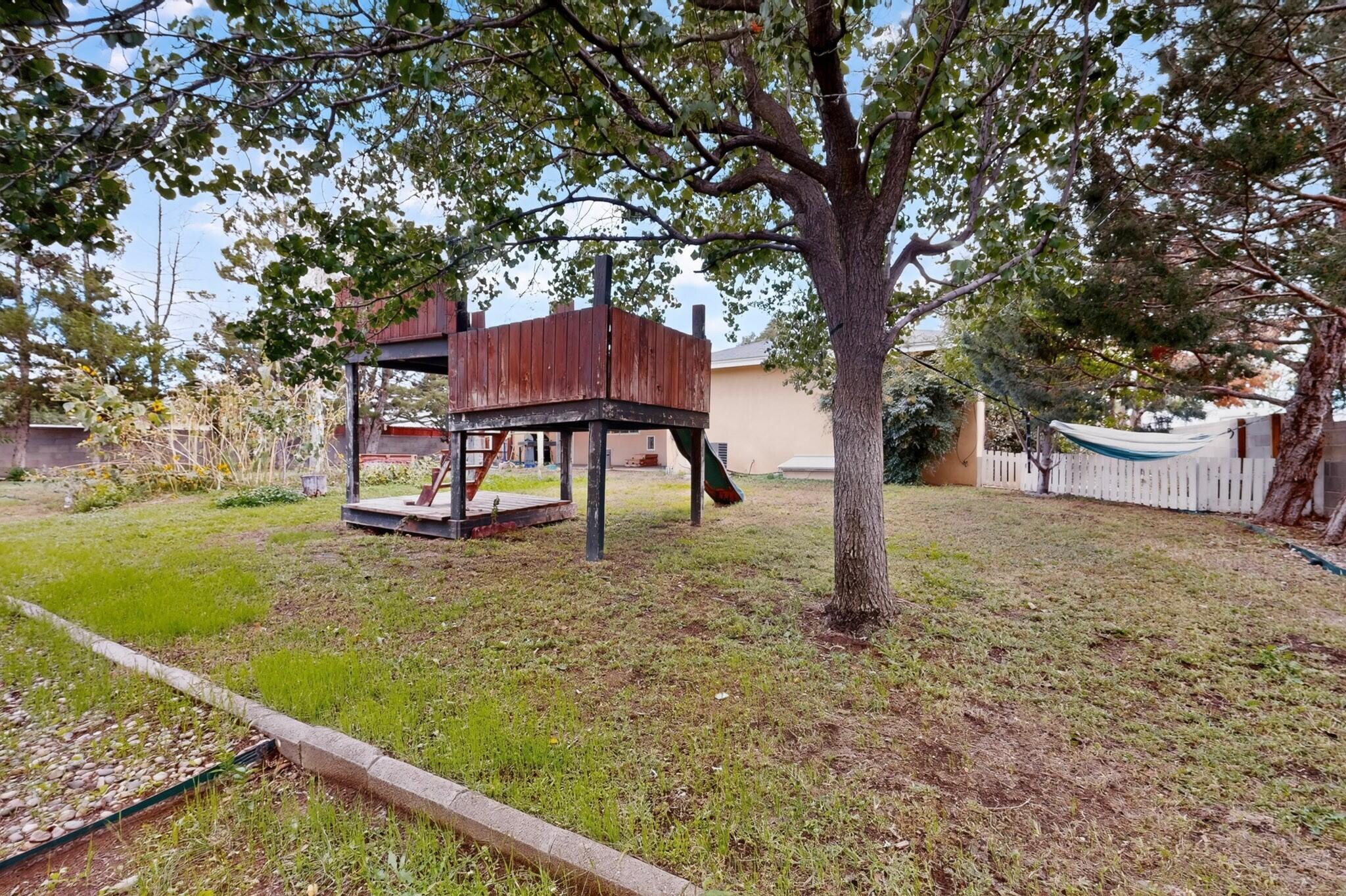 Photo 4 — 6001 Woodford Place NE