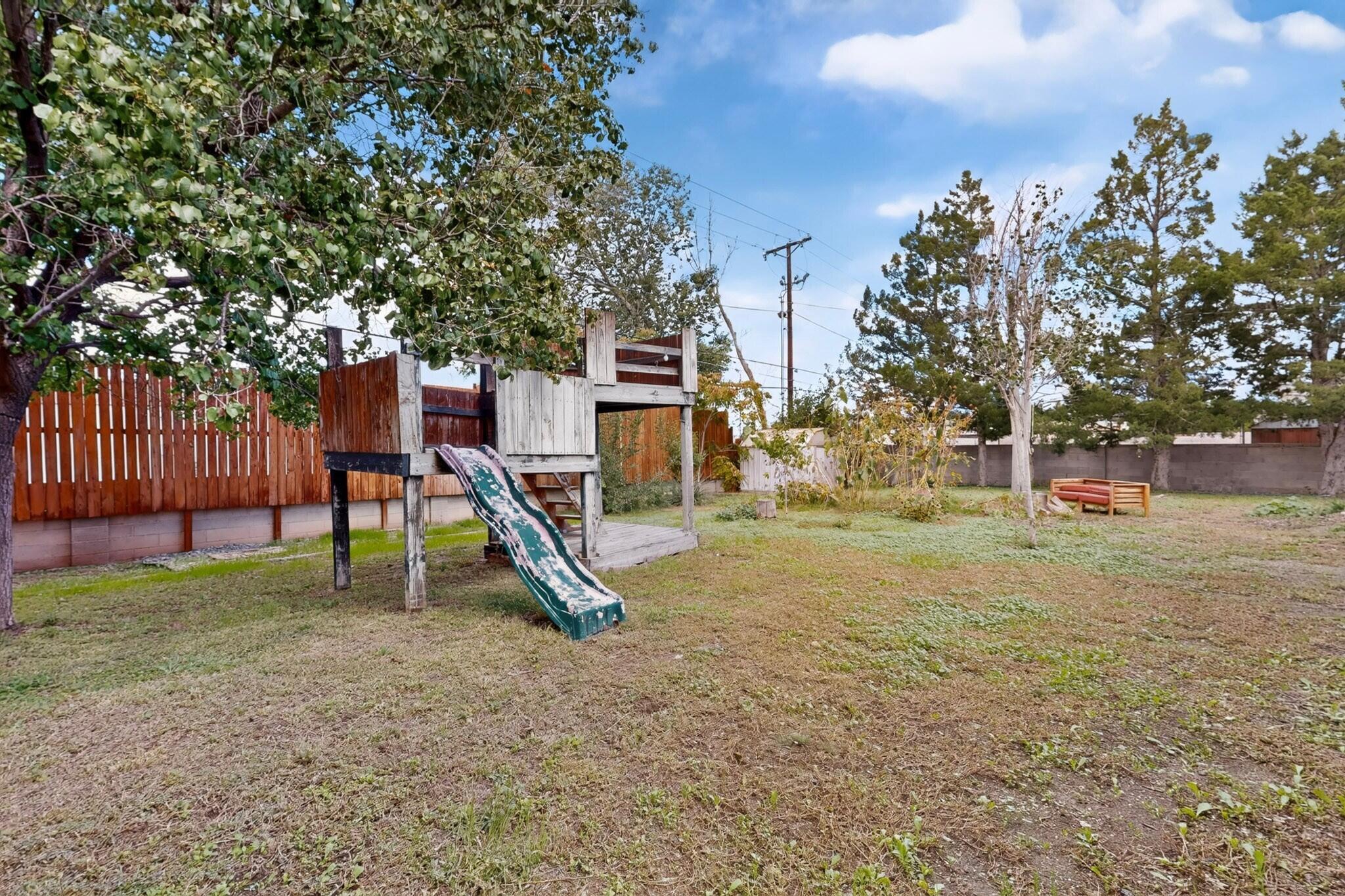 Photo 6 — 6001 Woodford Place NE