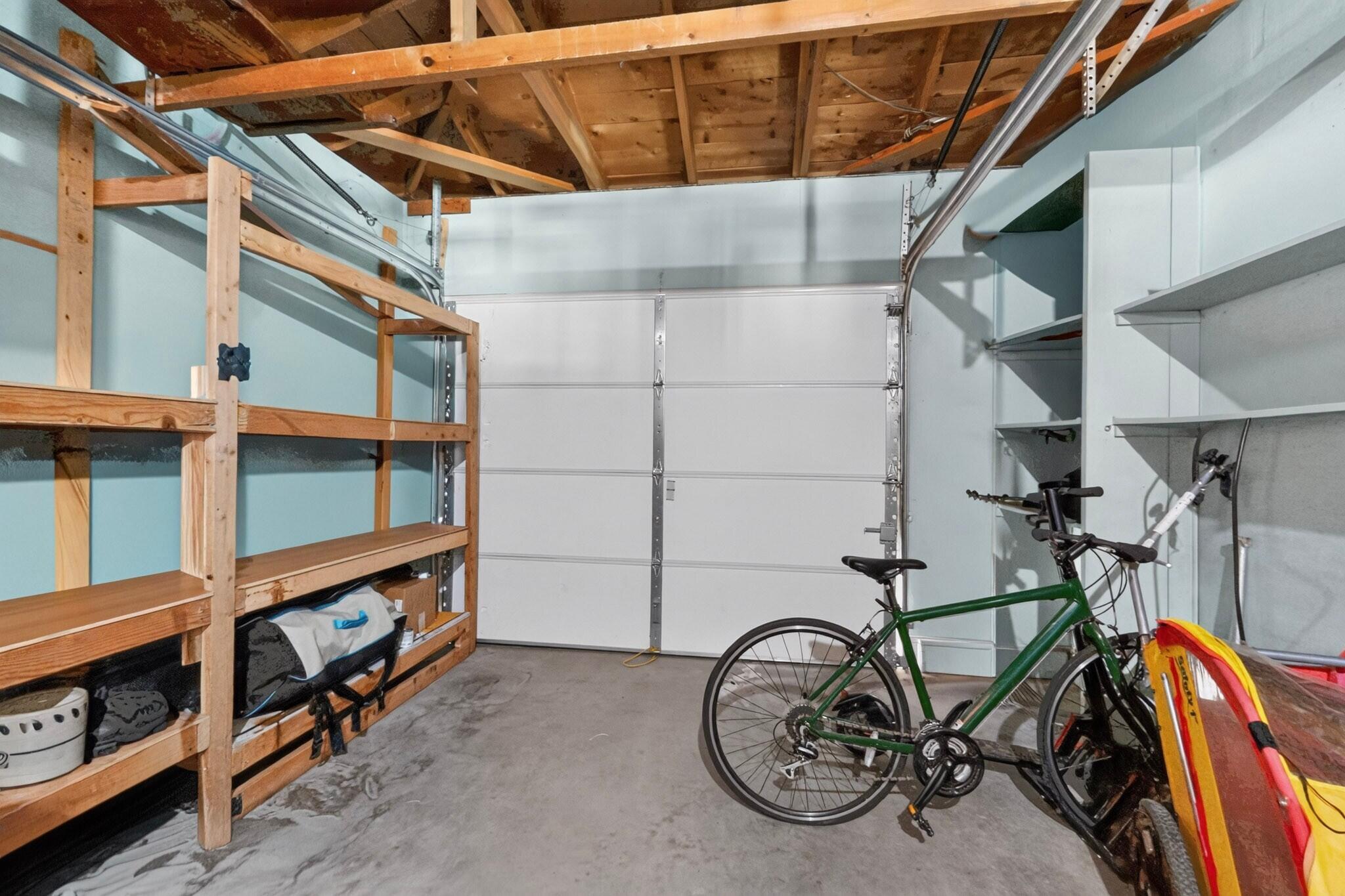 Photo 8 — 6001 Woodford Place NE