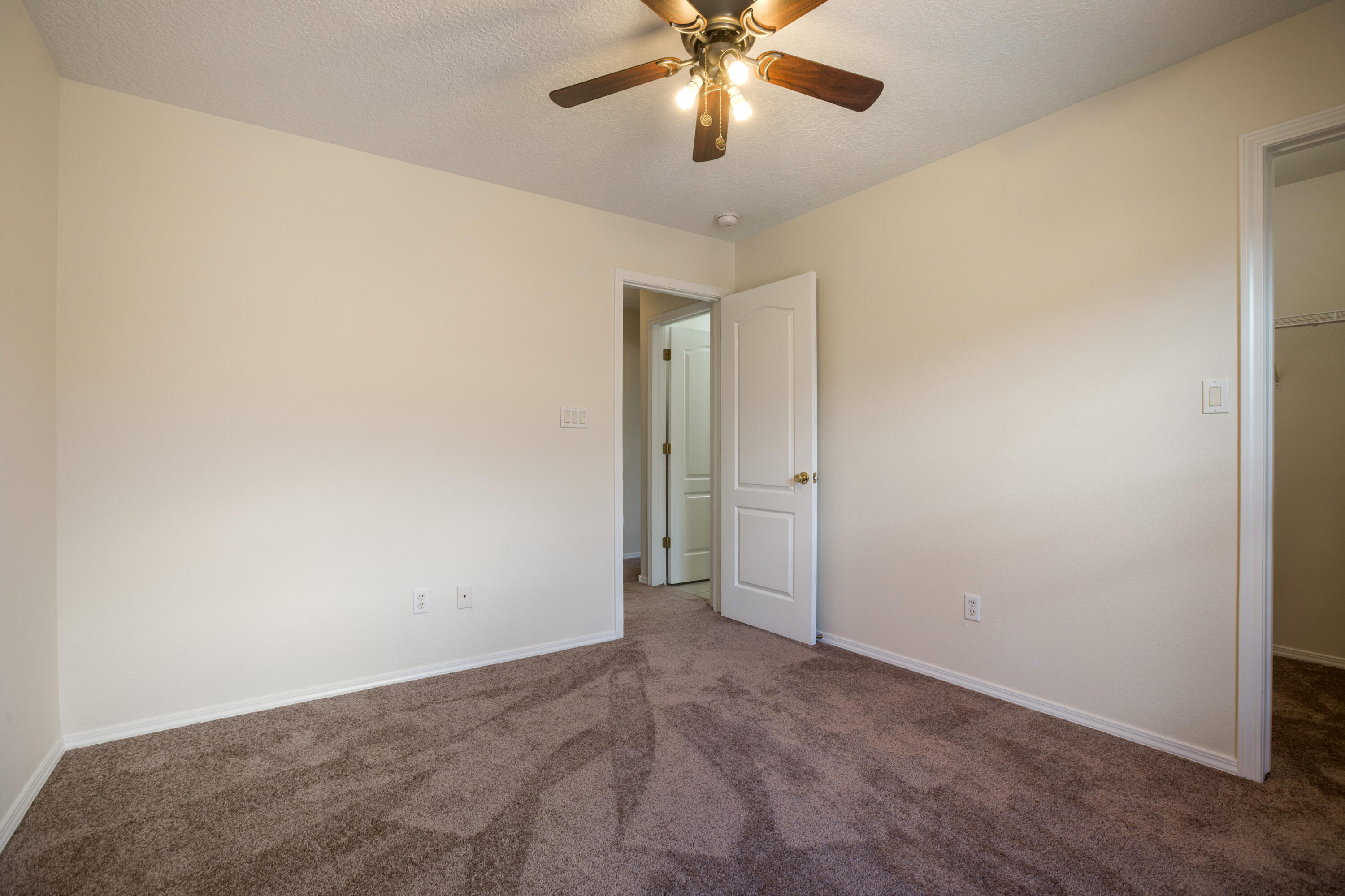 Photo 11 — 2237 Sagecrest Loop NE
