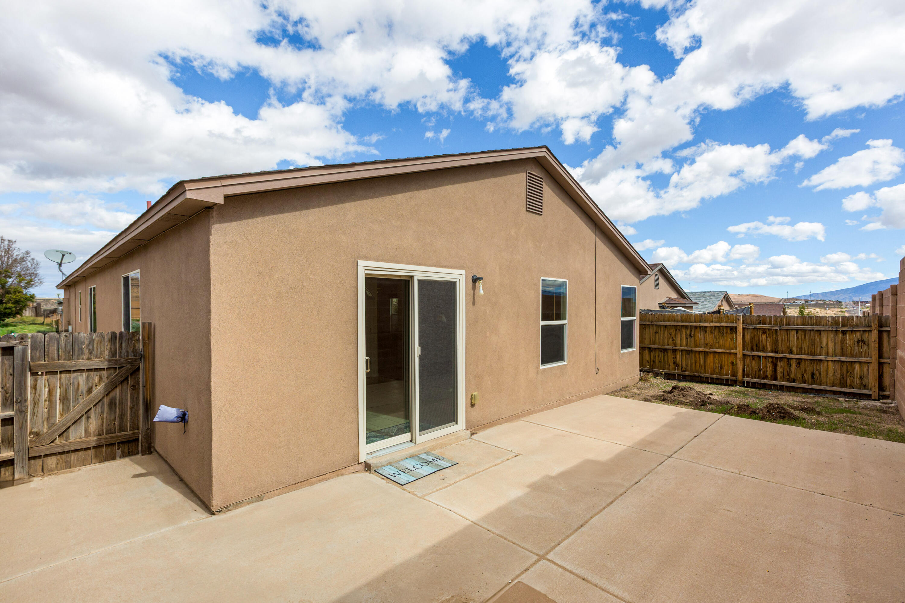 Photo 3 — 2237 Sagecrest Loop NE