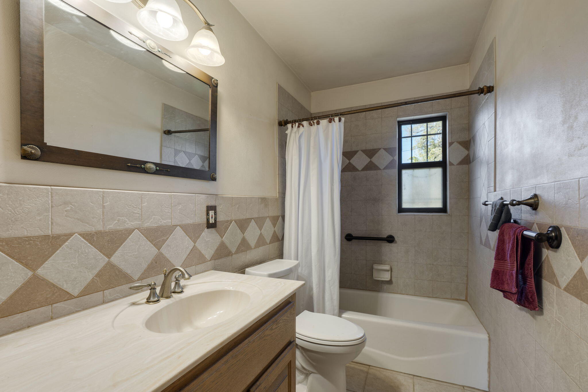 Photo 11 — 5803 Princess Jeanne Avenue NE