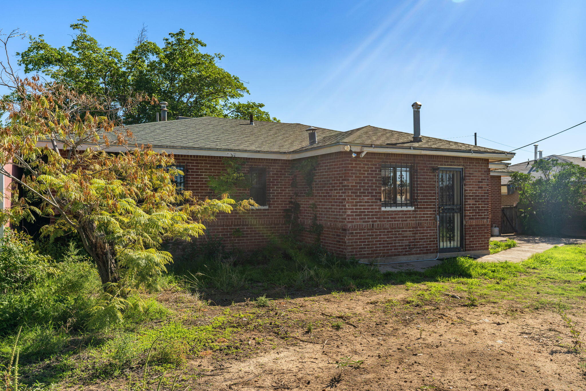 Photo 3 — 5803 Princess Jeanne Avenue NE