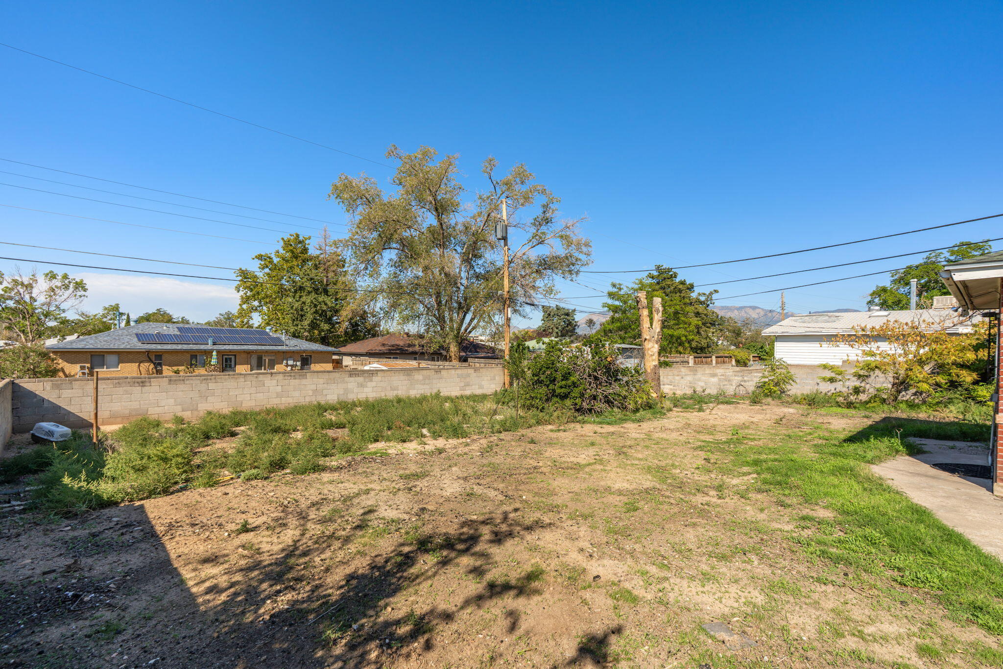 Photo 2 — 5803 Princess Jeanne Avenue NE