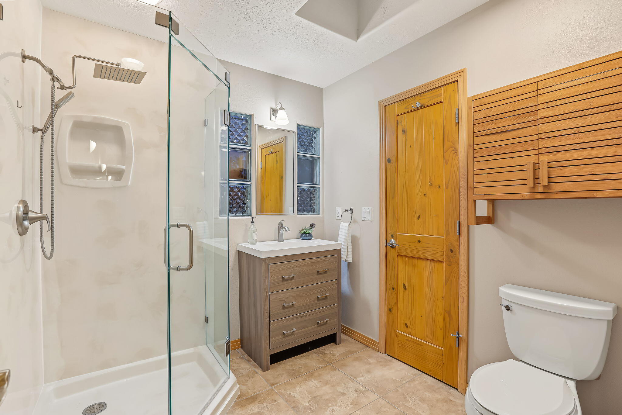 Photo 3 — 11605 Holly Avenue NE