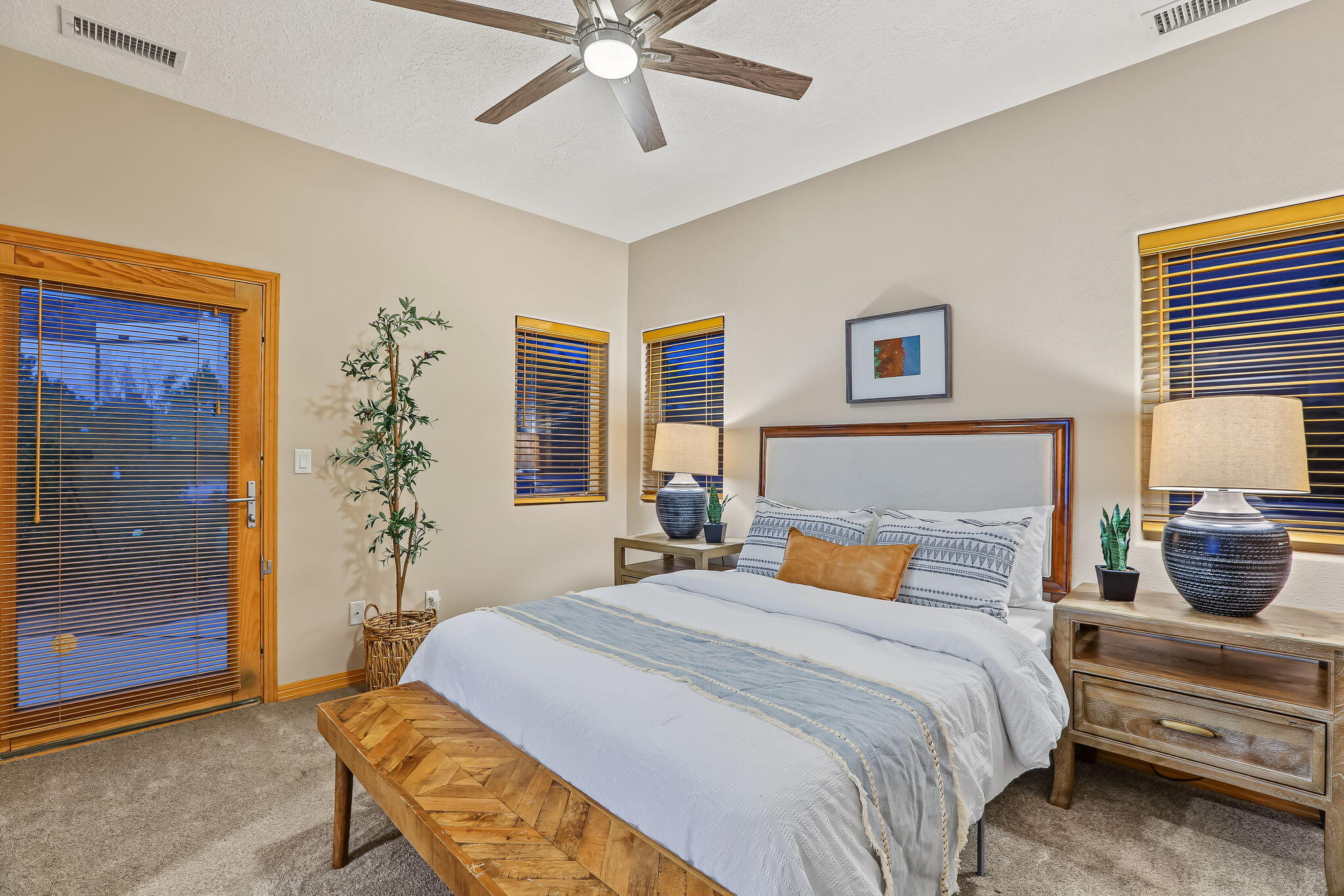 Photo 6 — 11605 Holly Avenue NE