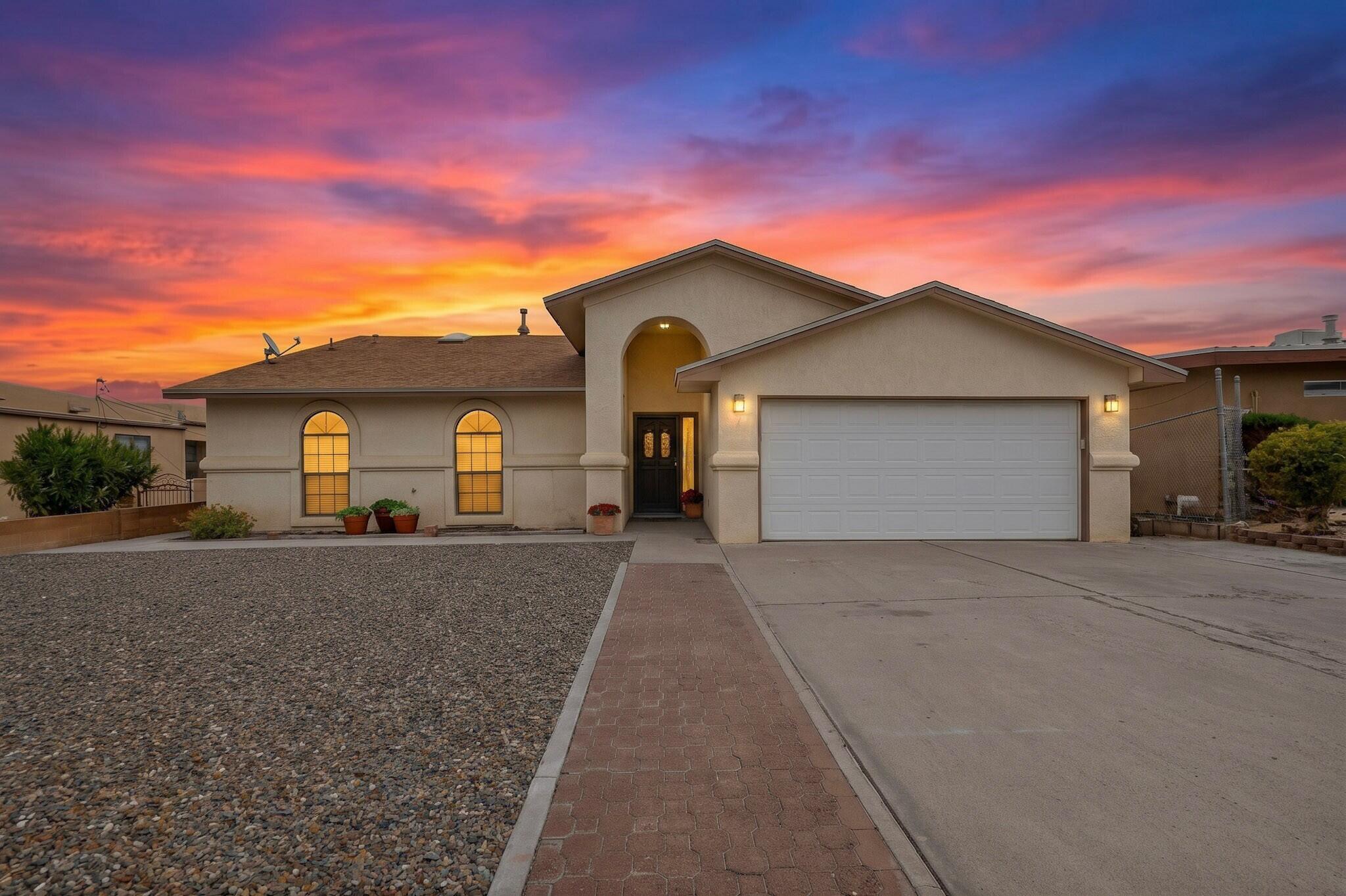 1044 Vista Grande Drive NW, Albuquerque, NM 87105