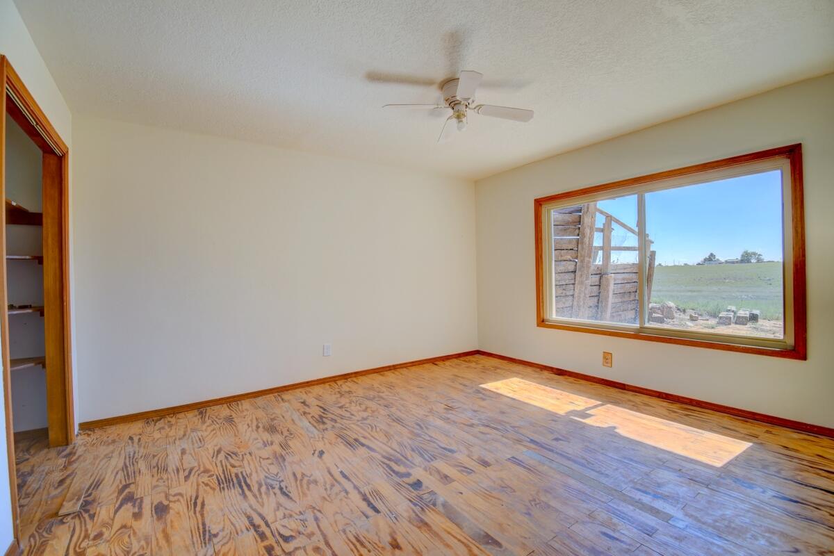 Photo 3 — 35 N Stallion Road