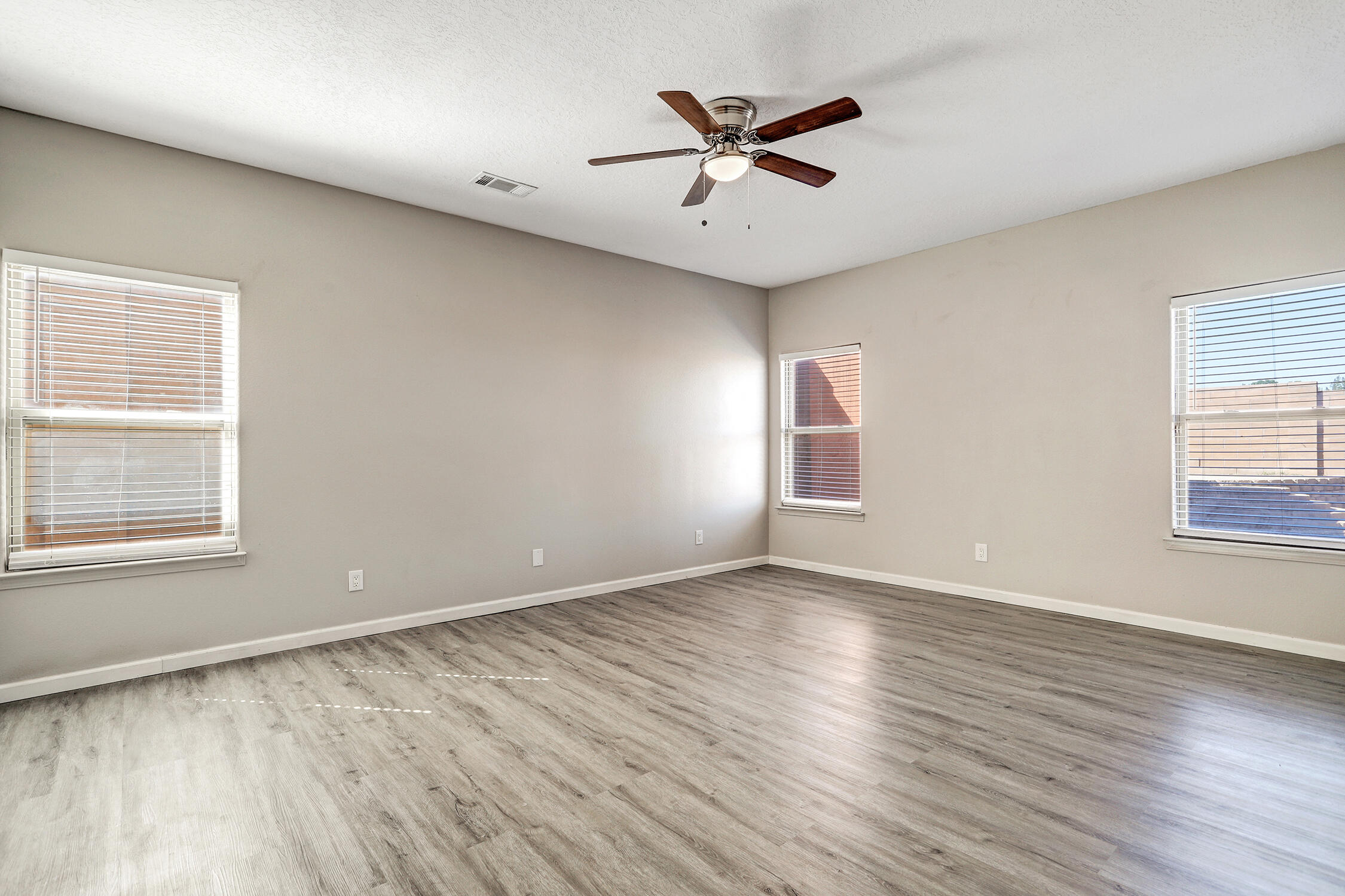 Photo 8 — 937 Loma Pinon Loop NE