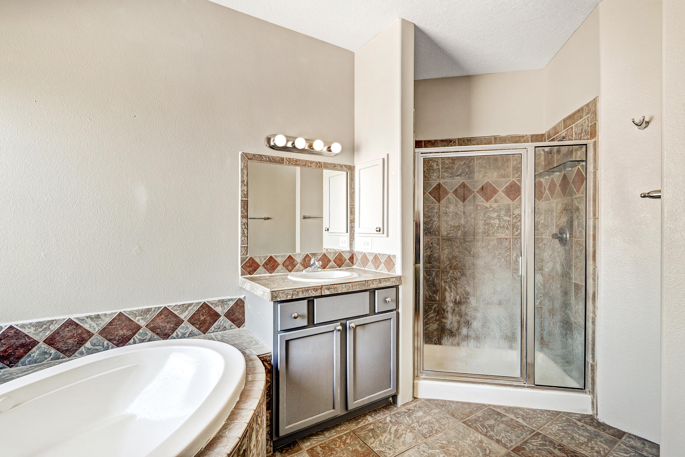 Photo 11 — 937 Loma Pinon Loop NE