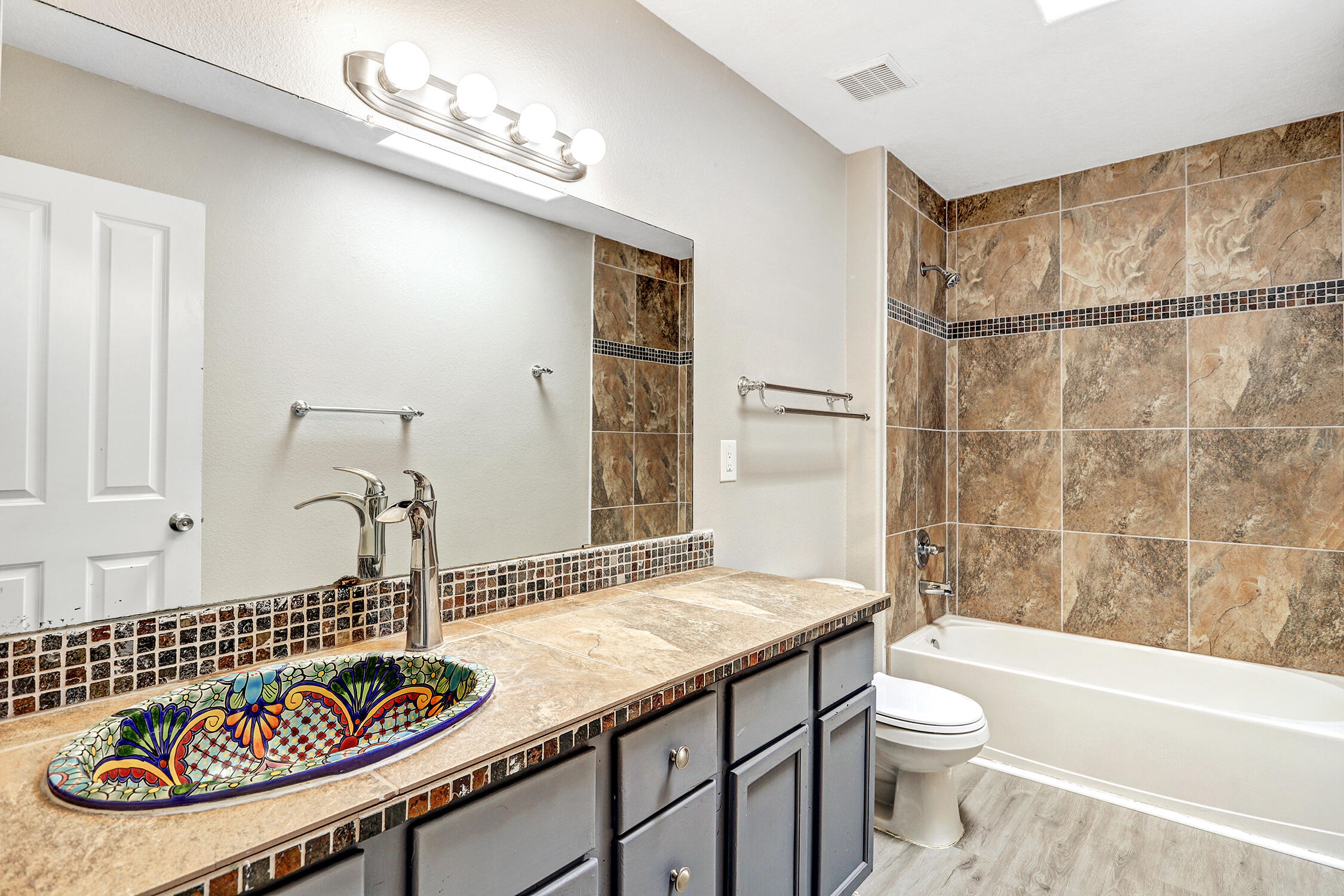 Photo 17 — 937 Loma Pinon Loop NE