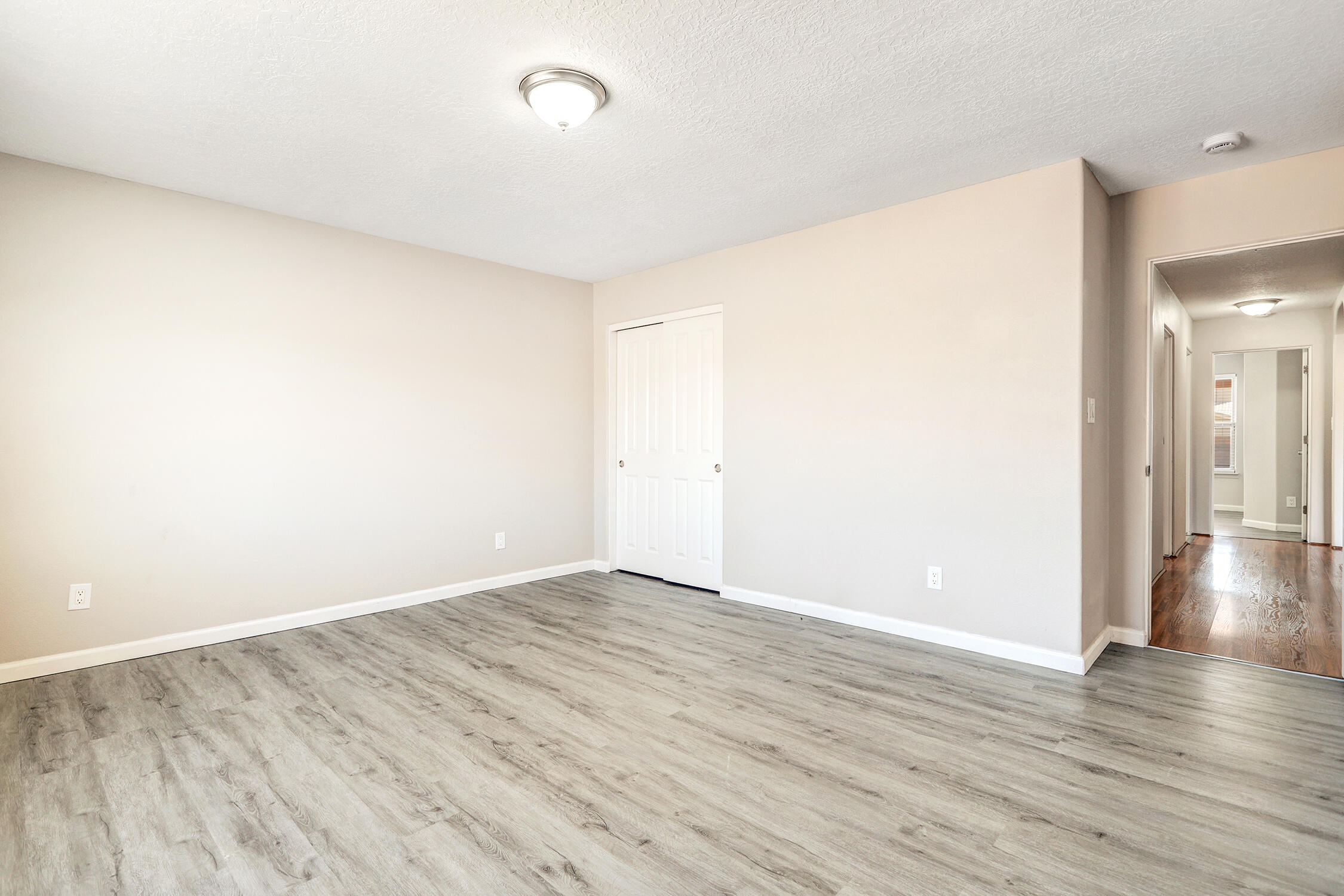 Photo 20 — 937 Loma Pinon Loop NE