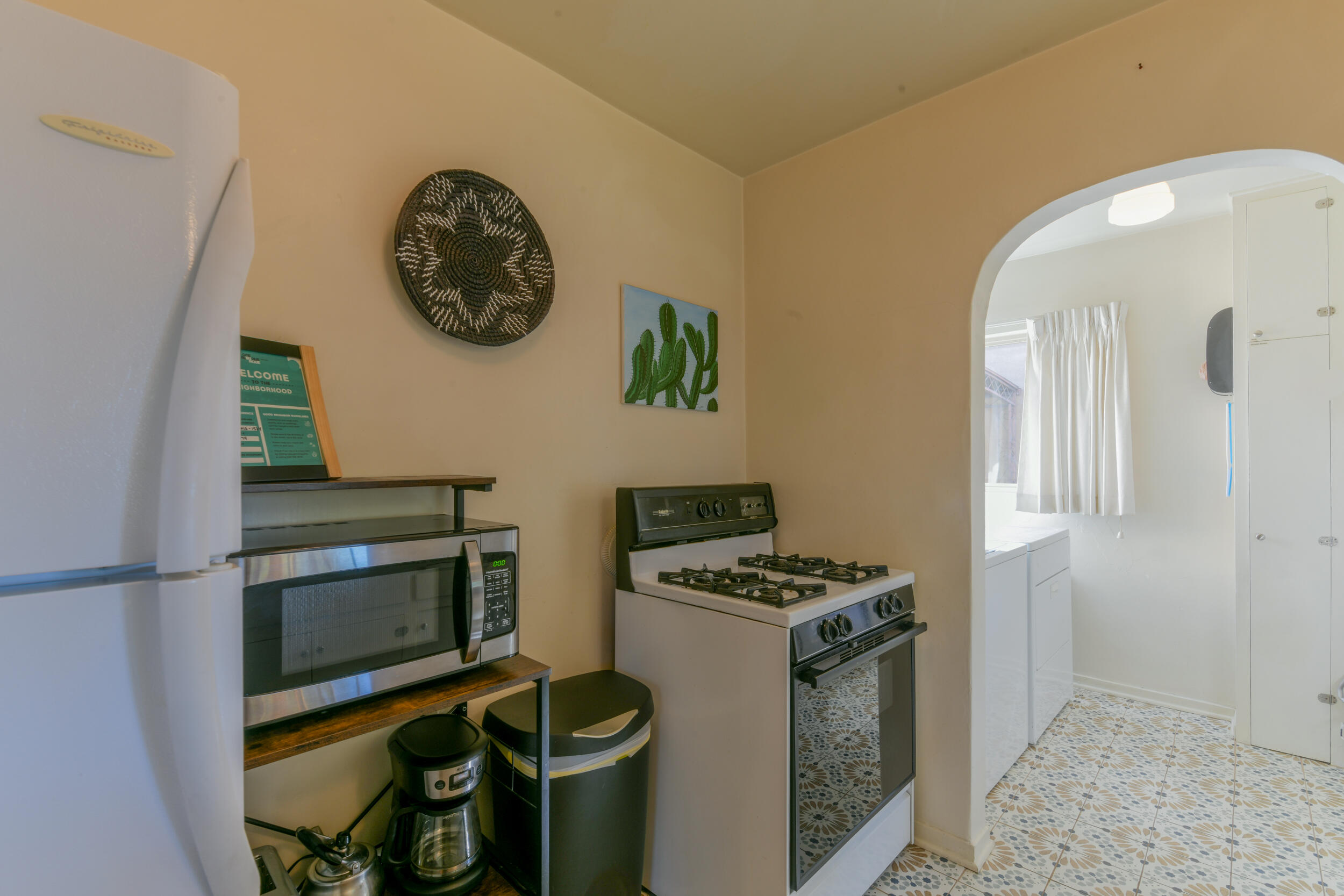 Photo 7 — 2406 Lilac Drive NW