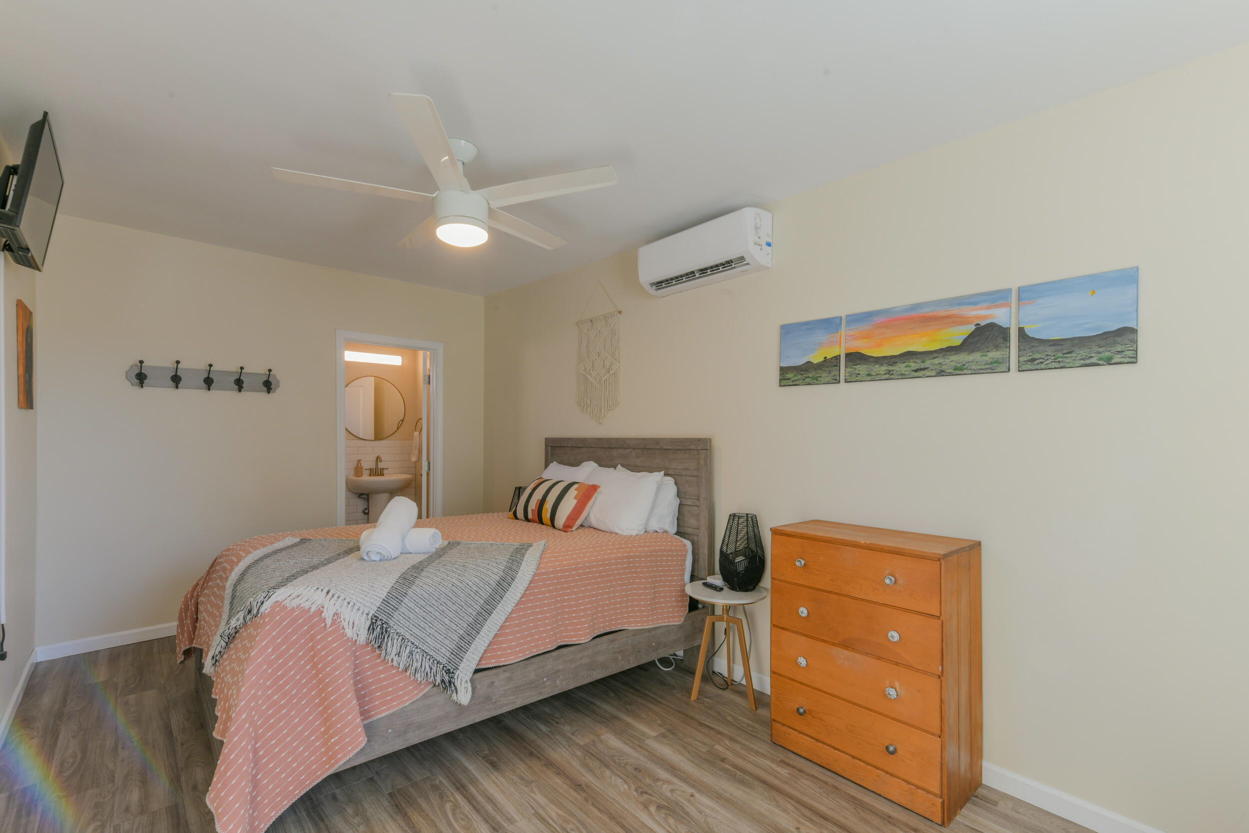 Photo 13 — 2406 Lilac Drive NW