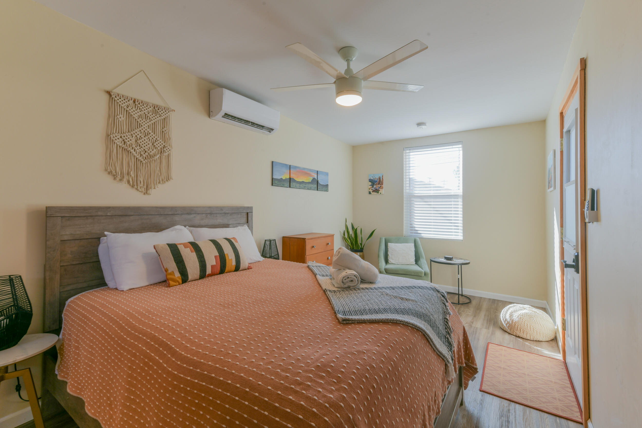 Photo 15 — 2406 Lilac Drive NW