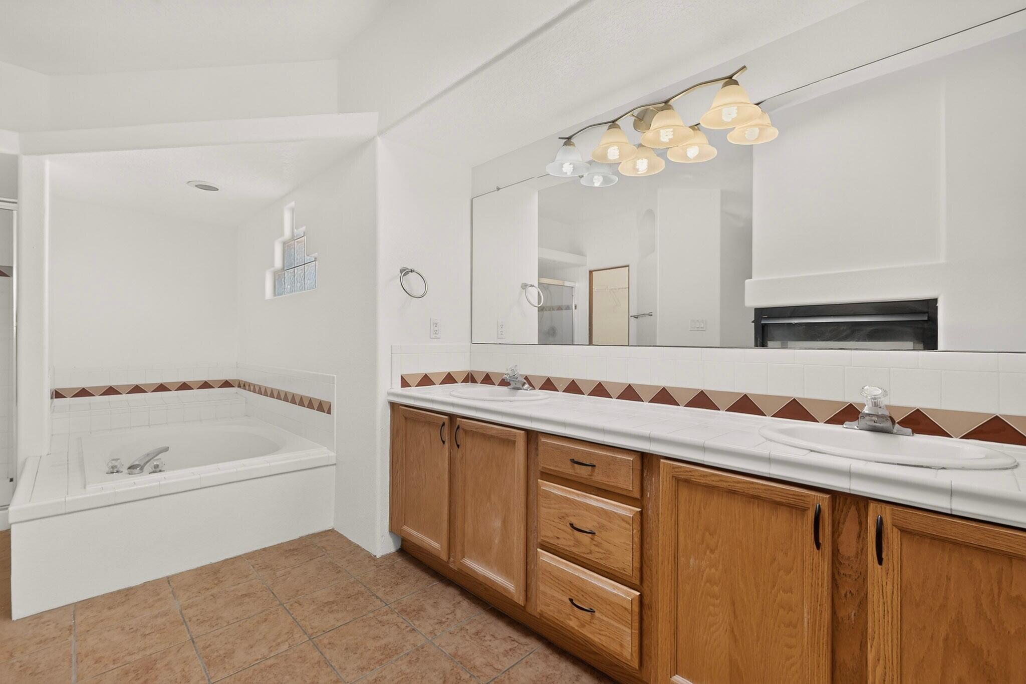 Photo 19 — 4023 Arapahoe Avenue NW