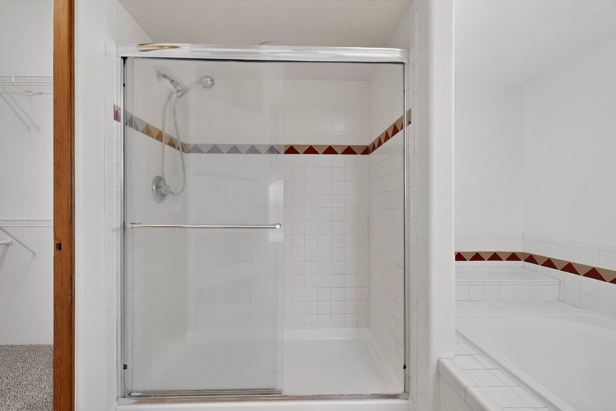 Photo 17 — 4023 Arapahoe Avenue NW