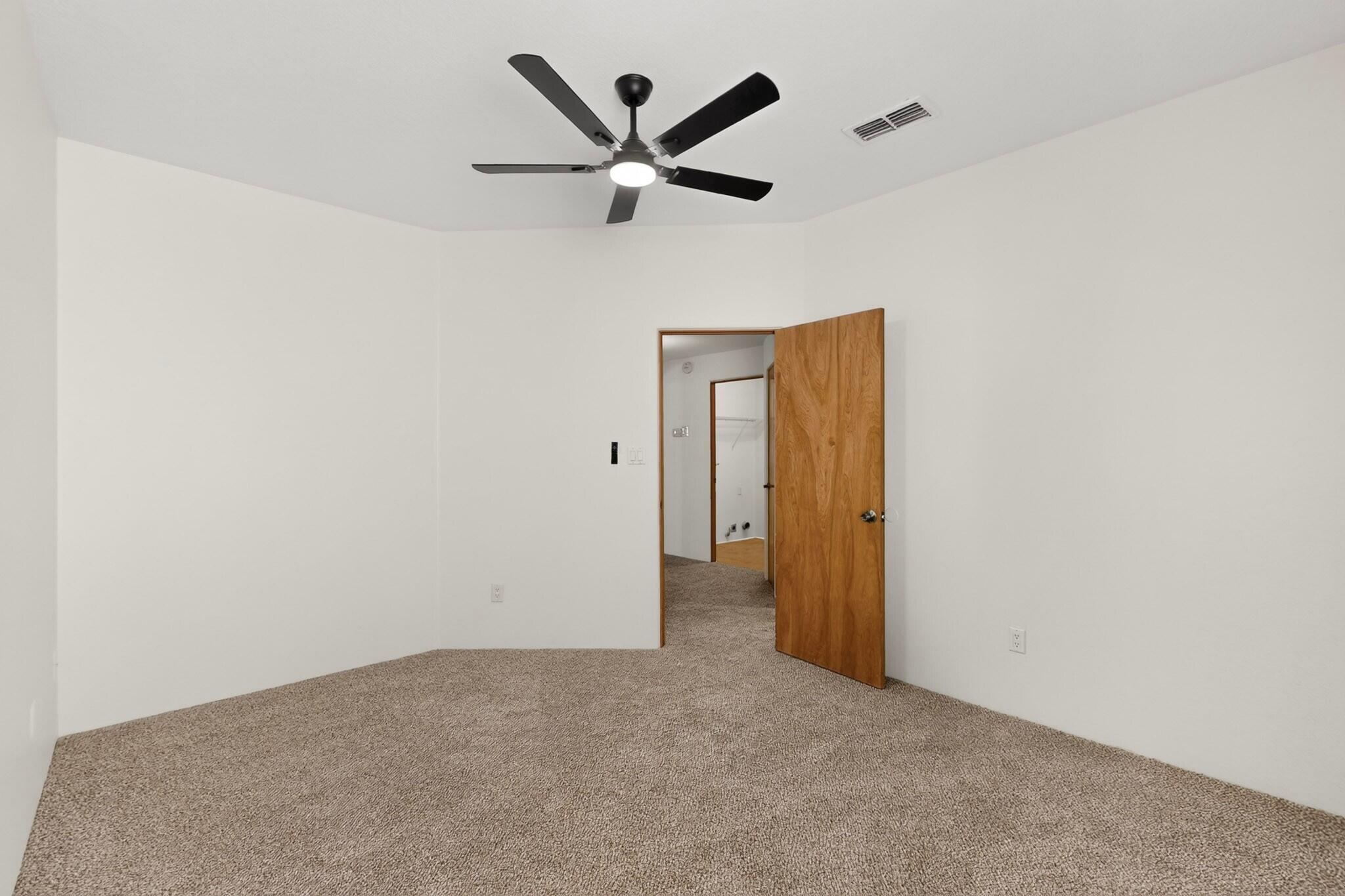 Photo 11 — 4023 Arapahoe Avenue NW