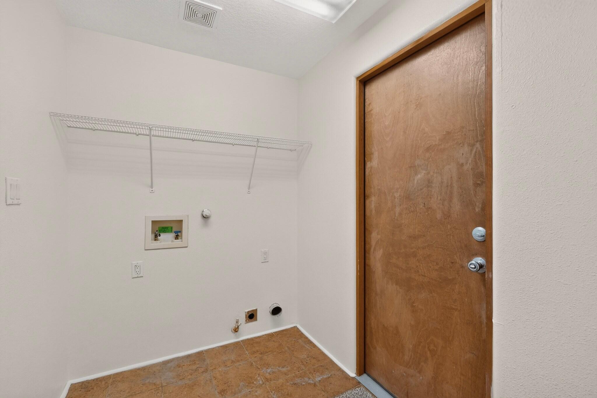 Photo 9 — 4023 Arapahoe Avenue NW