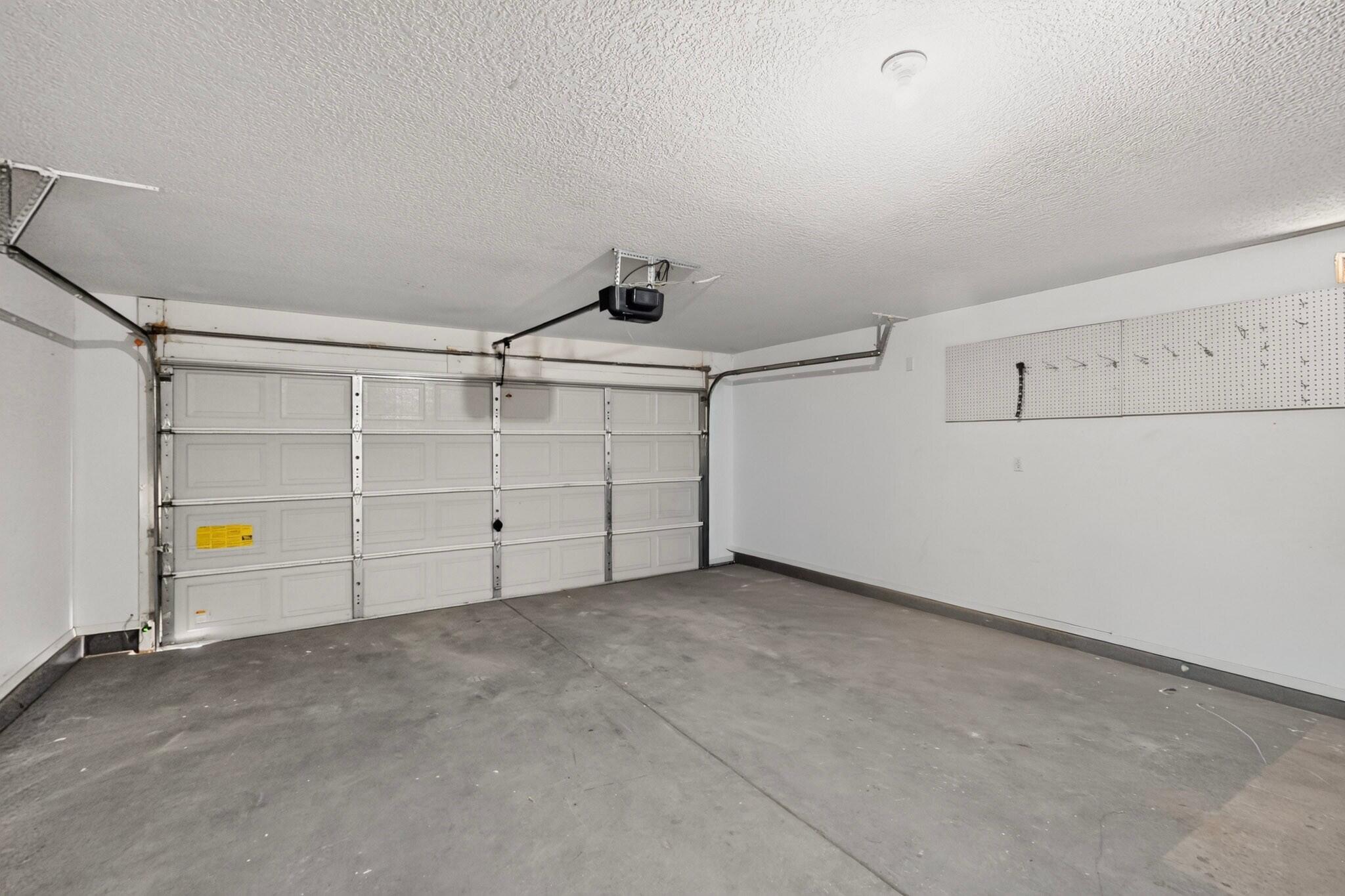 Photo 8 — 4023 Arapahoe Avenue NW