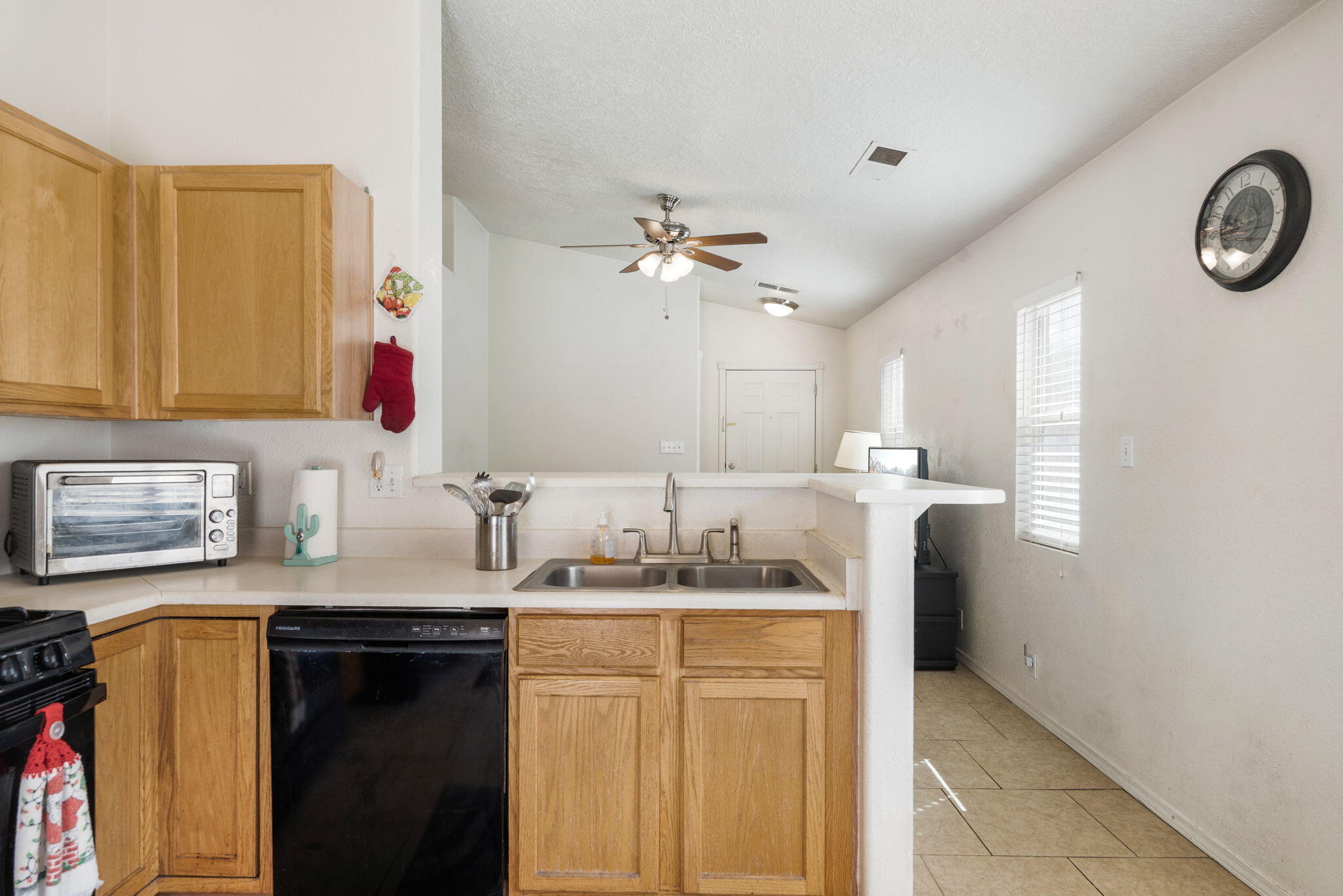 Photo 14 — 7025 Skylar Drive NE