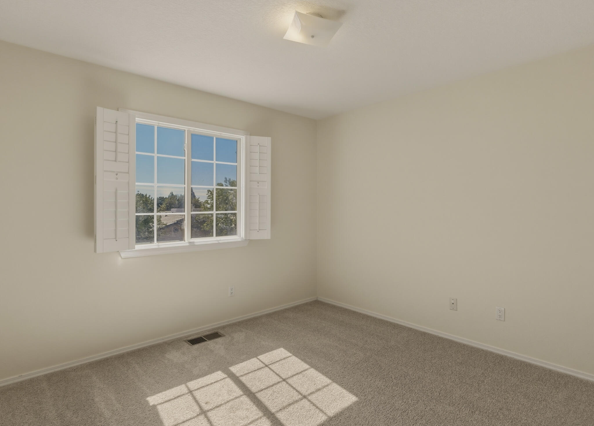Photo 5 — 7335 Wild Olive Avenue NE