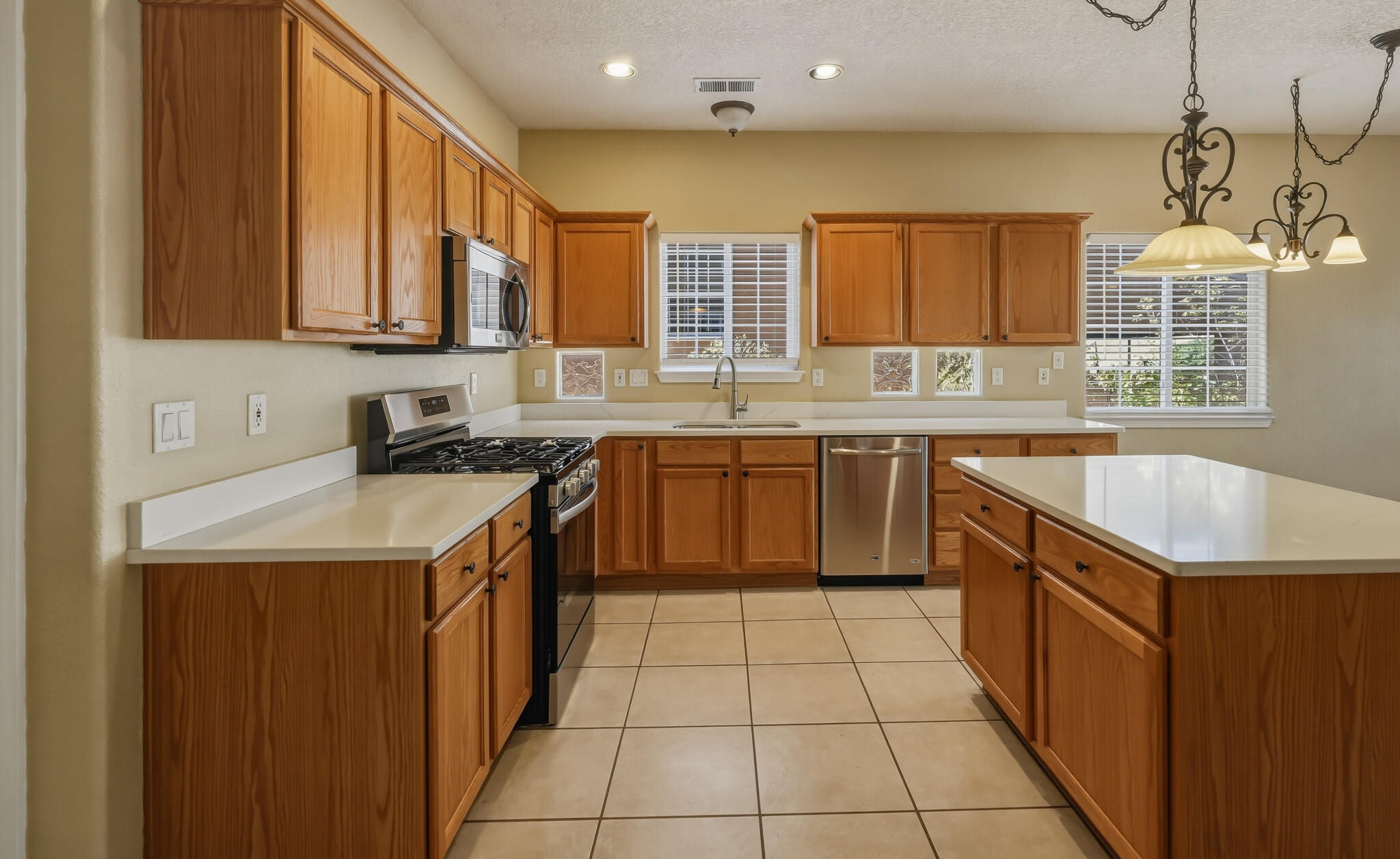 Photo 18 — 7335 Wild Olive Avenue NE