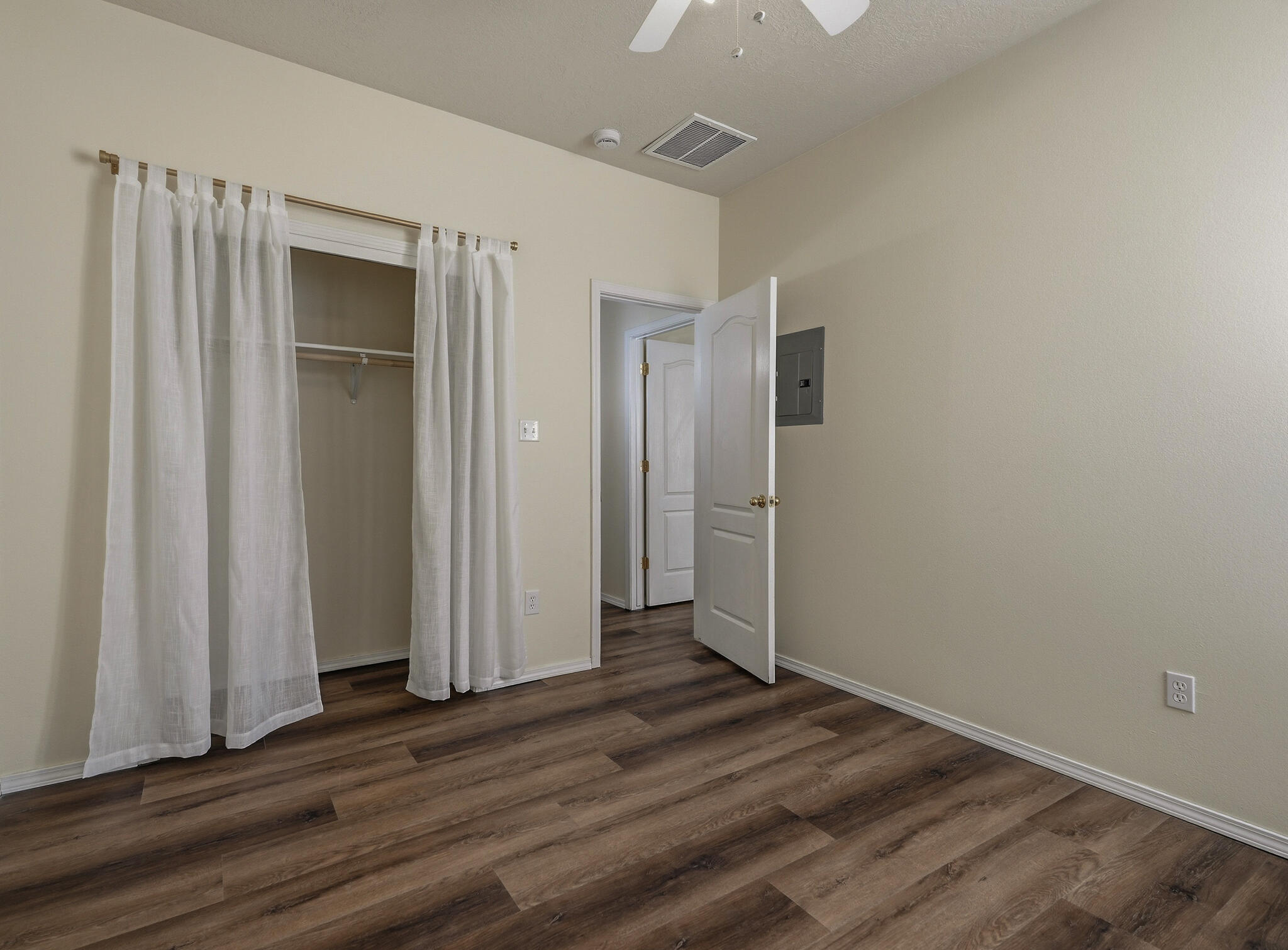 Photo 13 — 9320 Battle Creek Trail NW