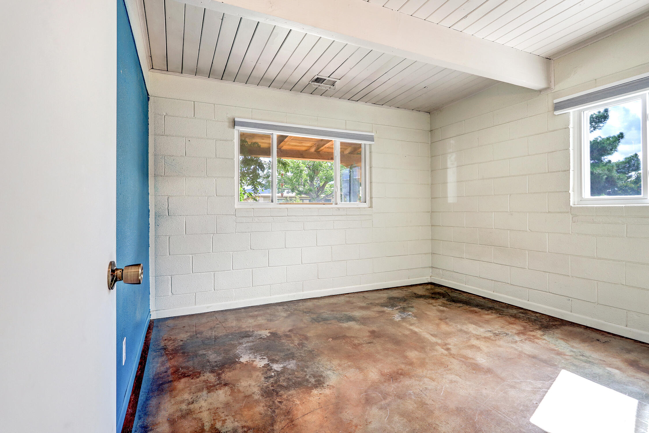 Photo 17 — 2733 Florida Street NE