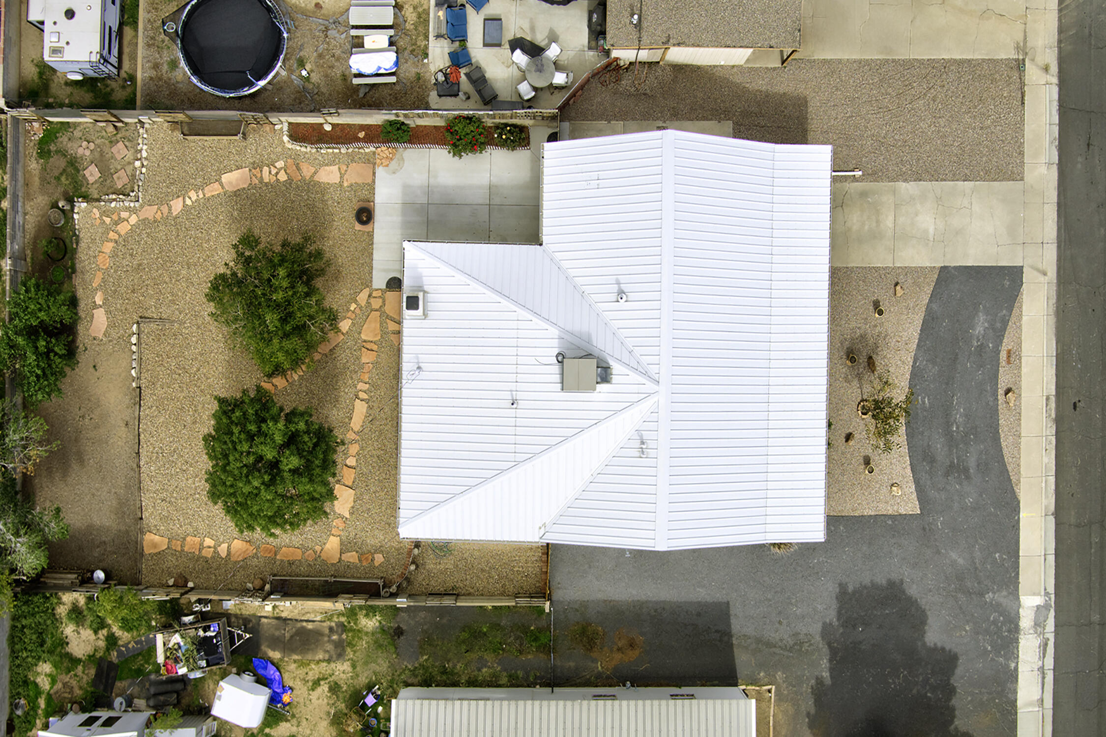 Photo 3 — 2733 Florida Street NE