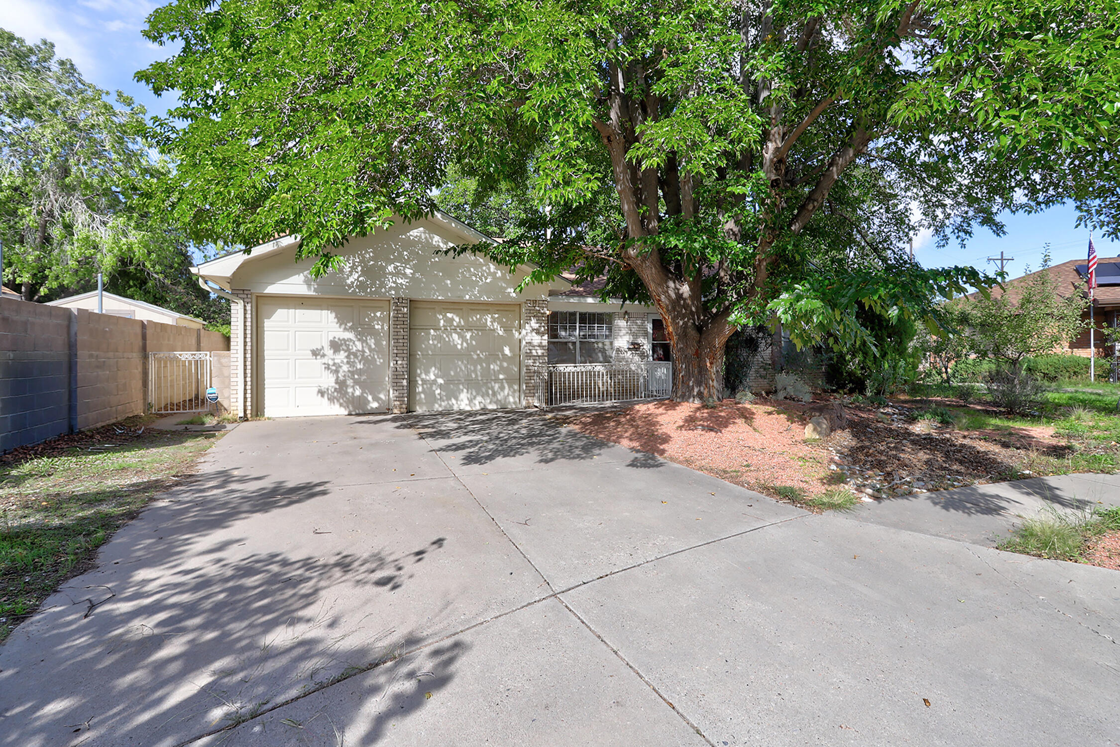 Photo 4 — 1717 Bellehaven Court NE