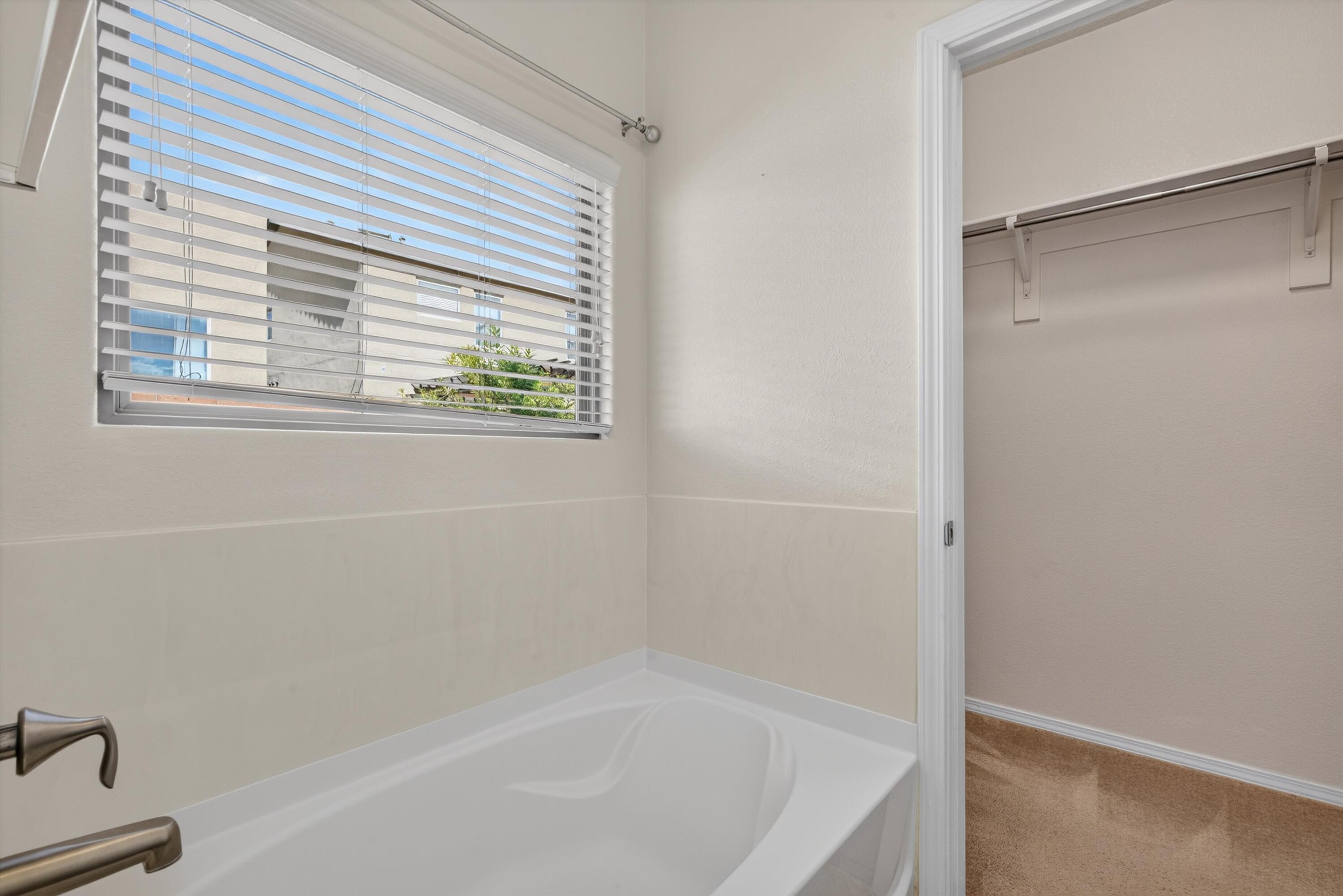 Photo 20 — 6019 Mafraq Avenue NW