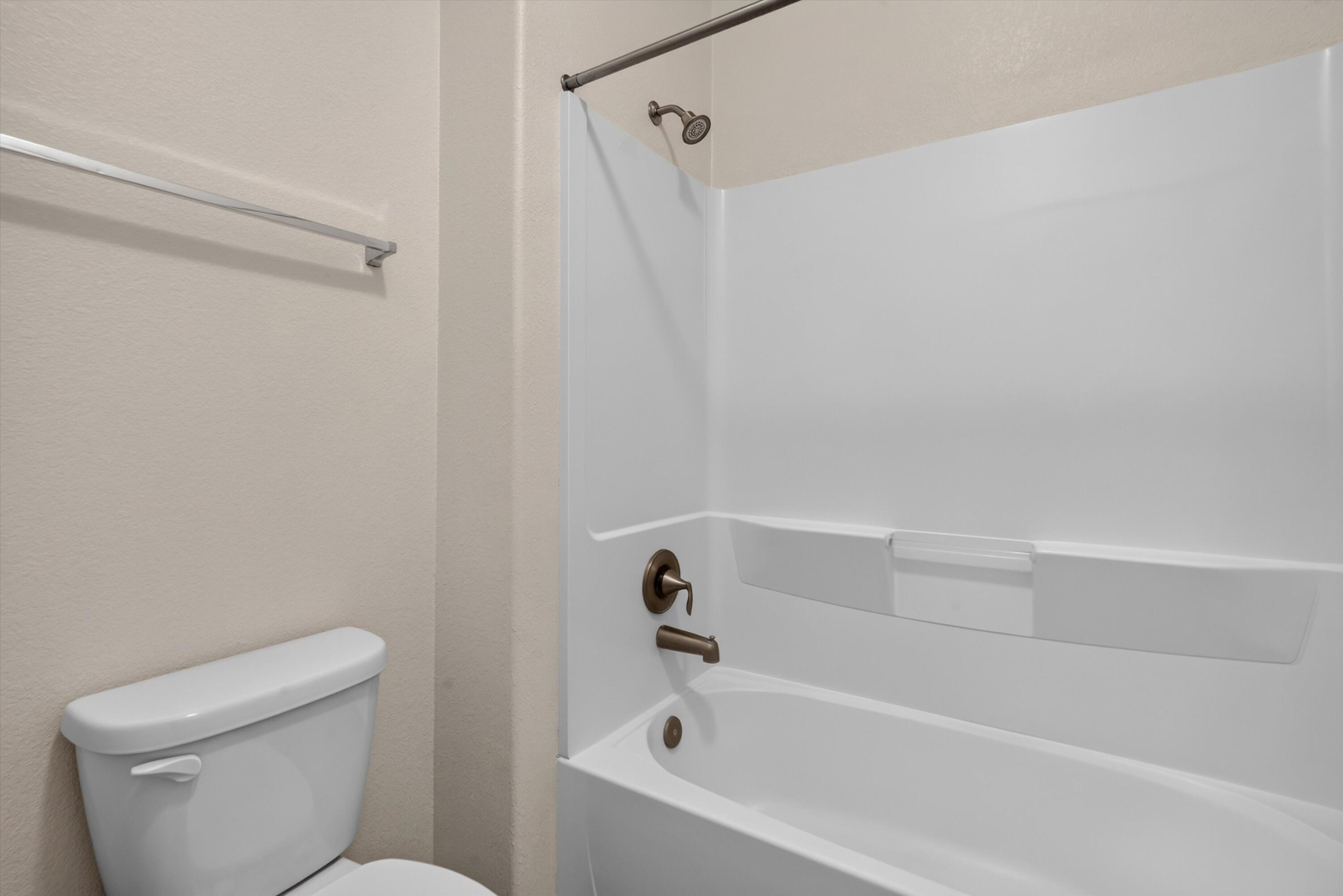 Photo 13 — 6019 Mafraq Avenue NW