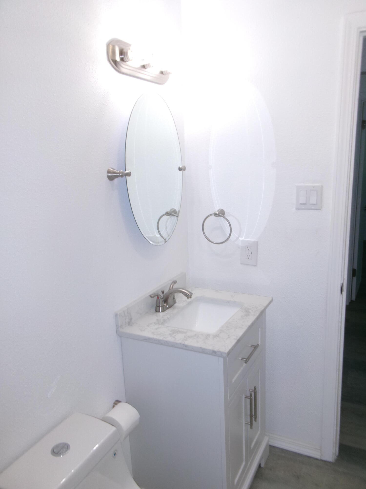 Photo 18 — 4011 Broadview Place NW