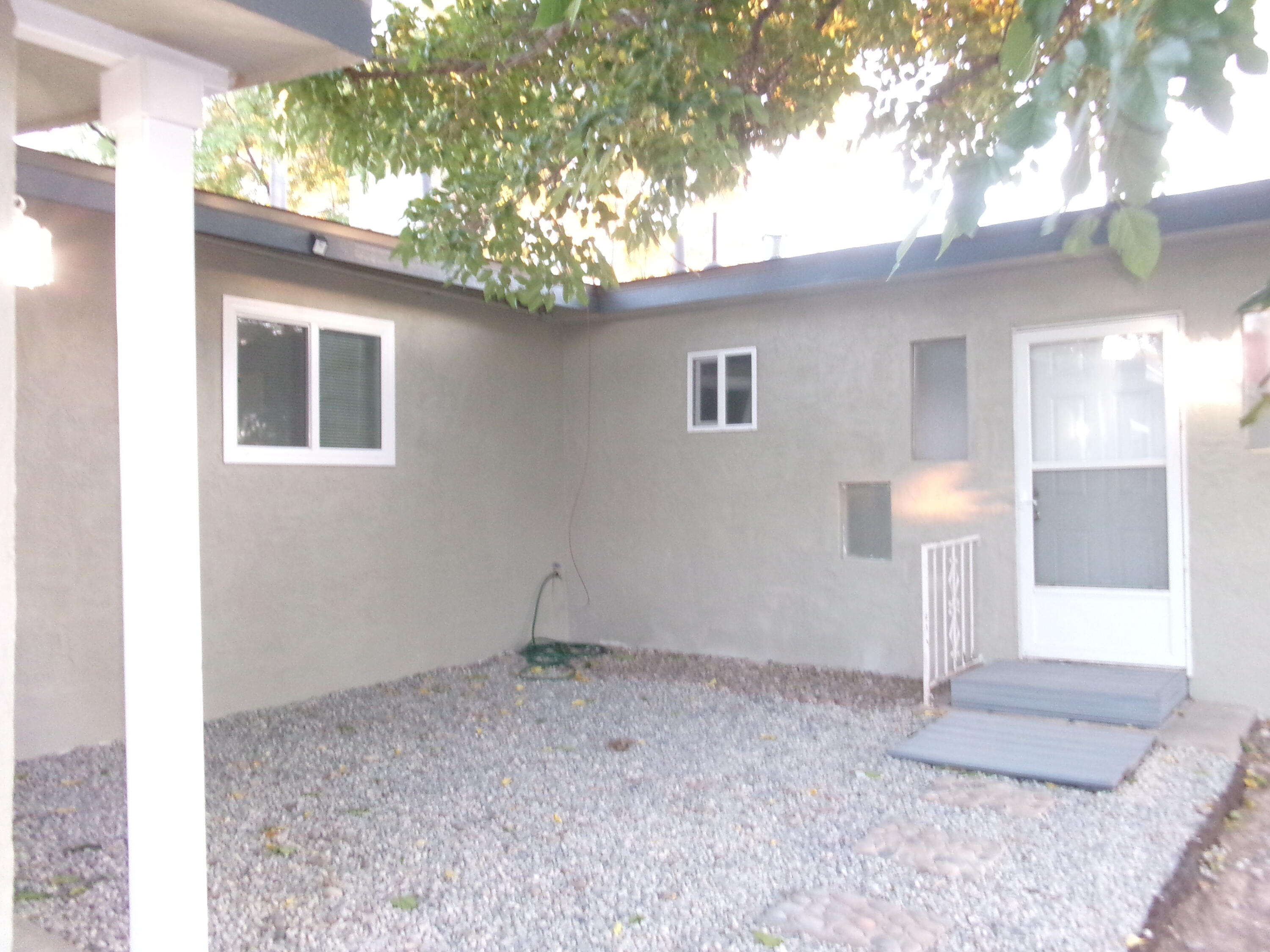 Photo 13 — 4011 Broadview Place NW