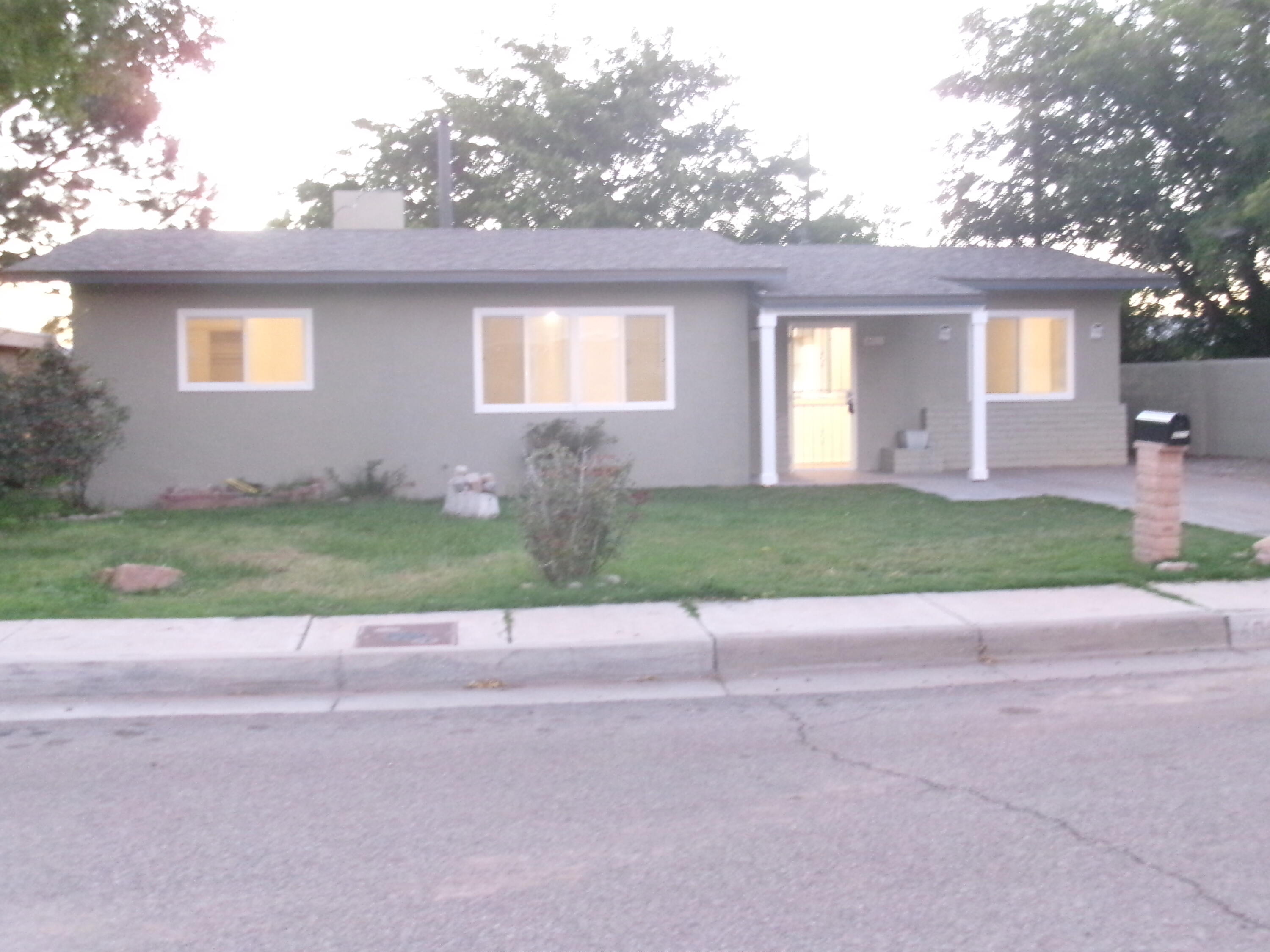 Photo 5 — 4011 Broadview Place NW
