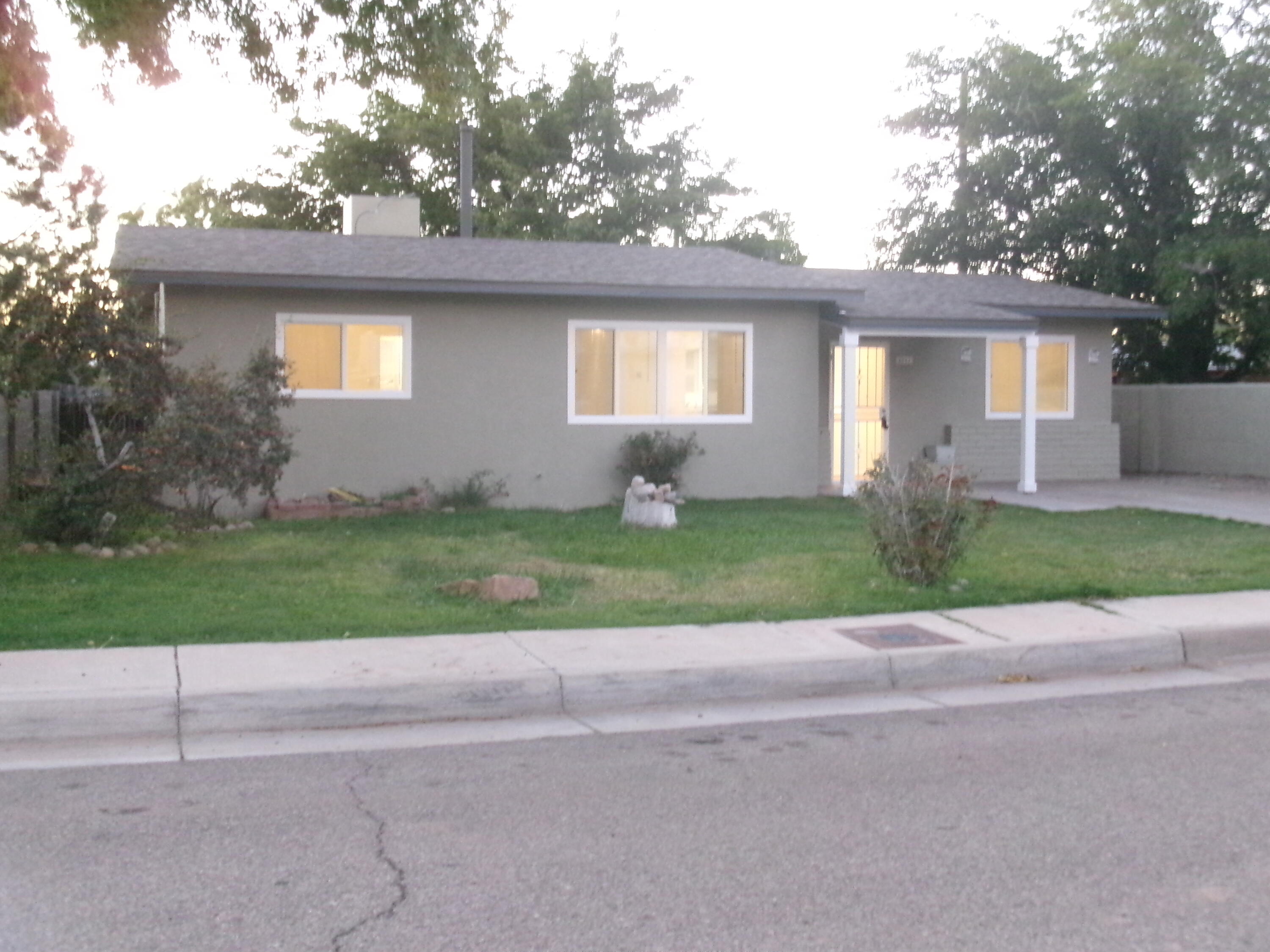 Photo 4 — 4011 Broadview Place NW