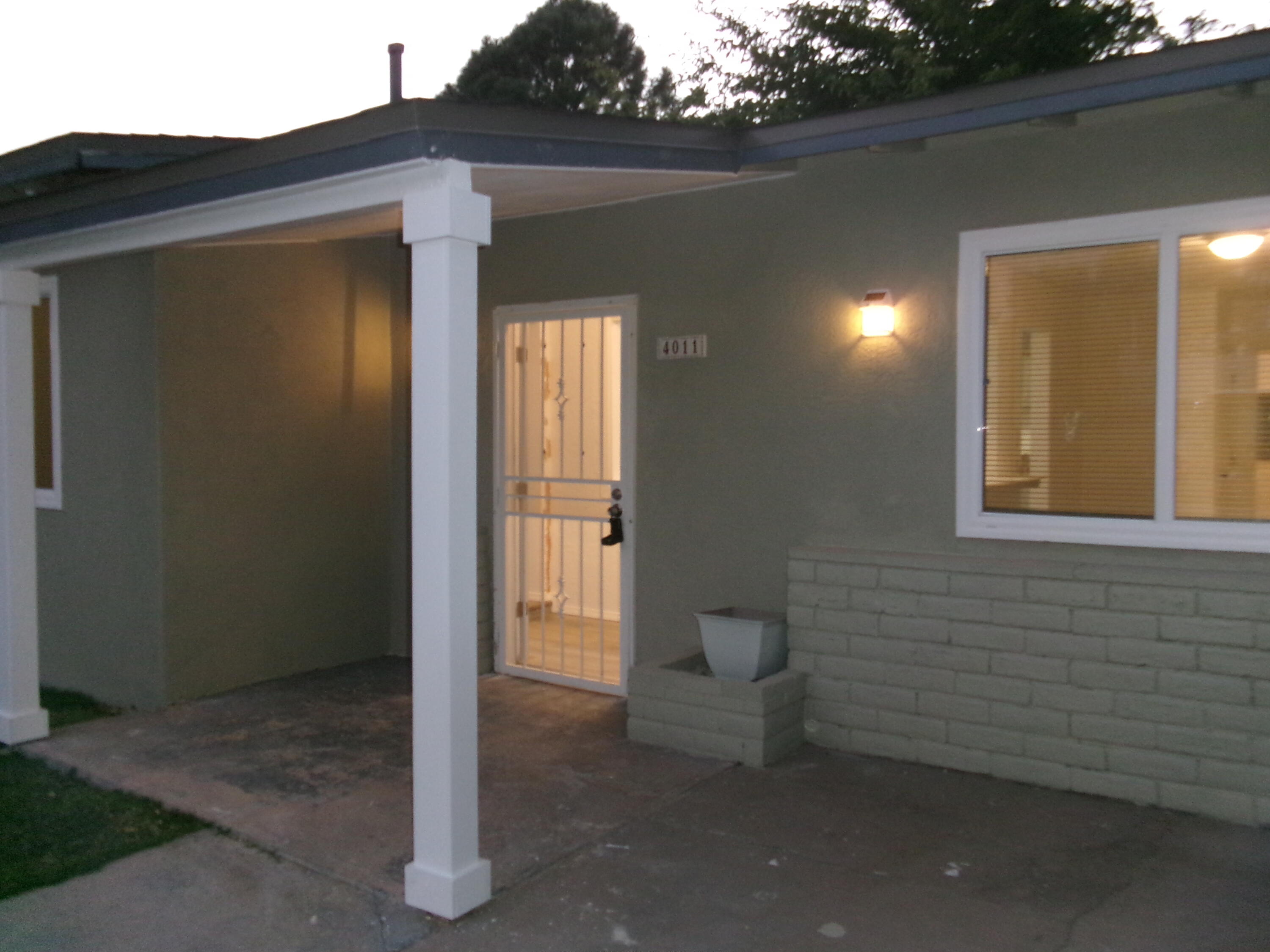 Photo 2 — 4011 Broadview Place NW