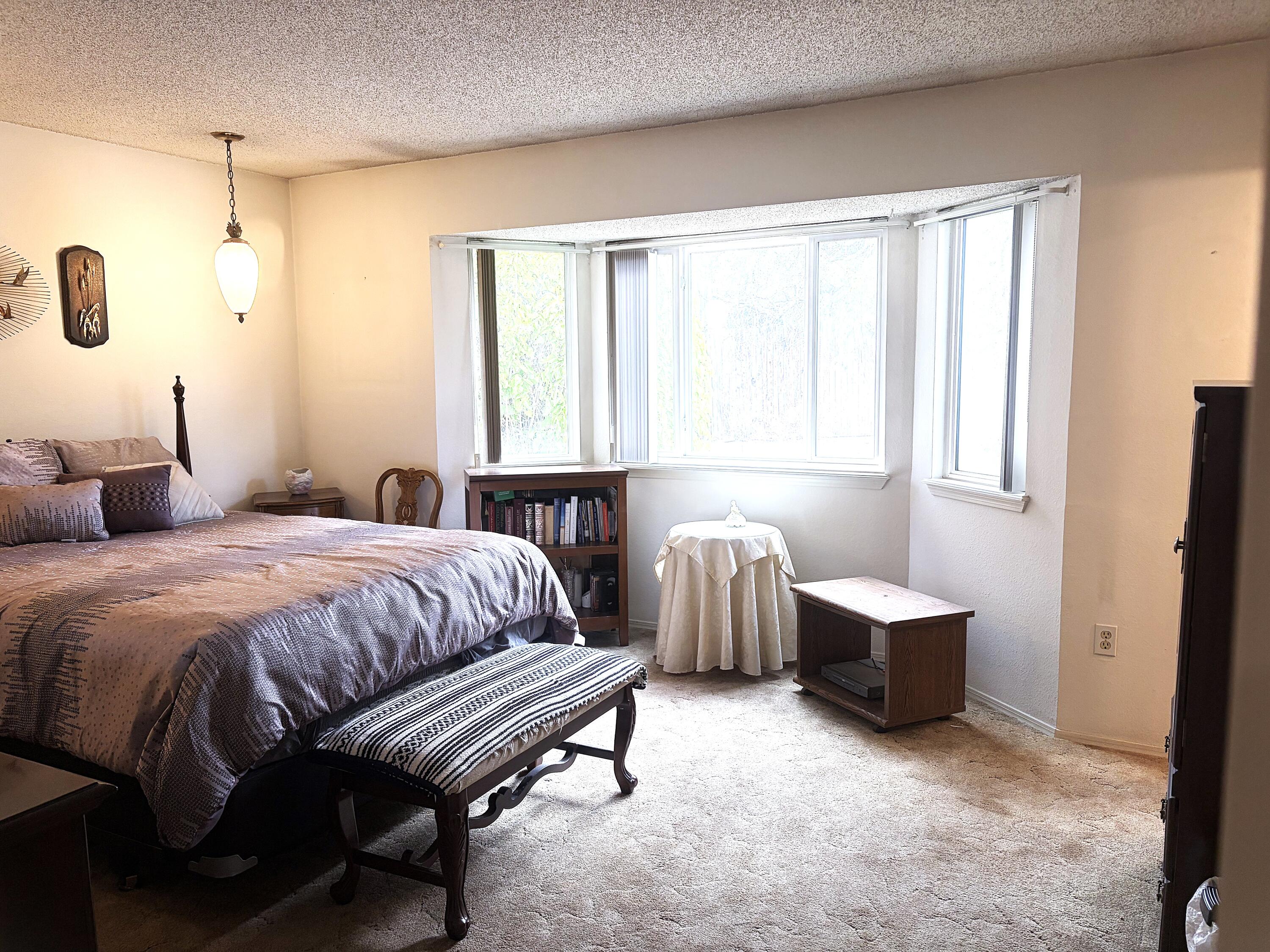 Photo 6 — 6613 Hensch Avenue NE